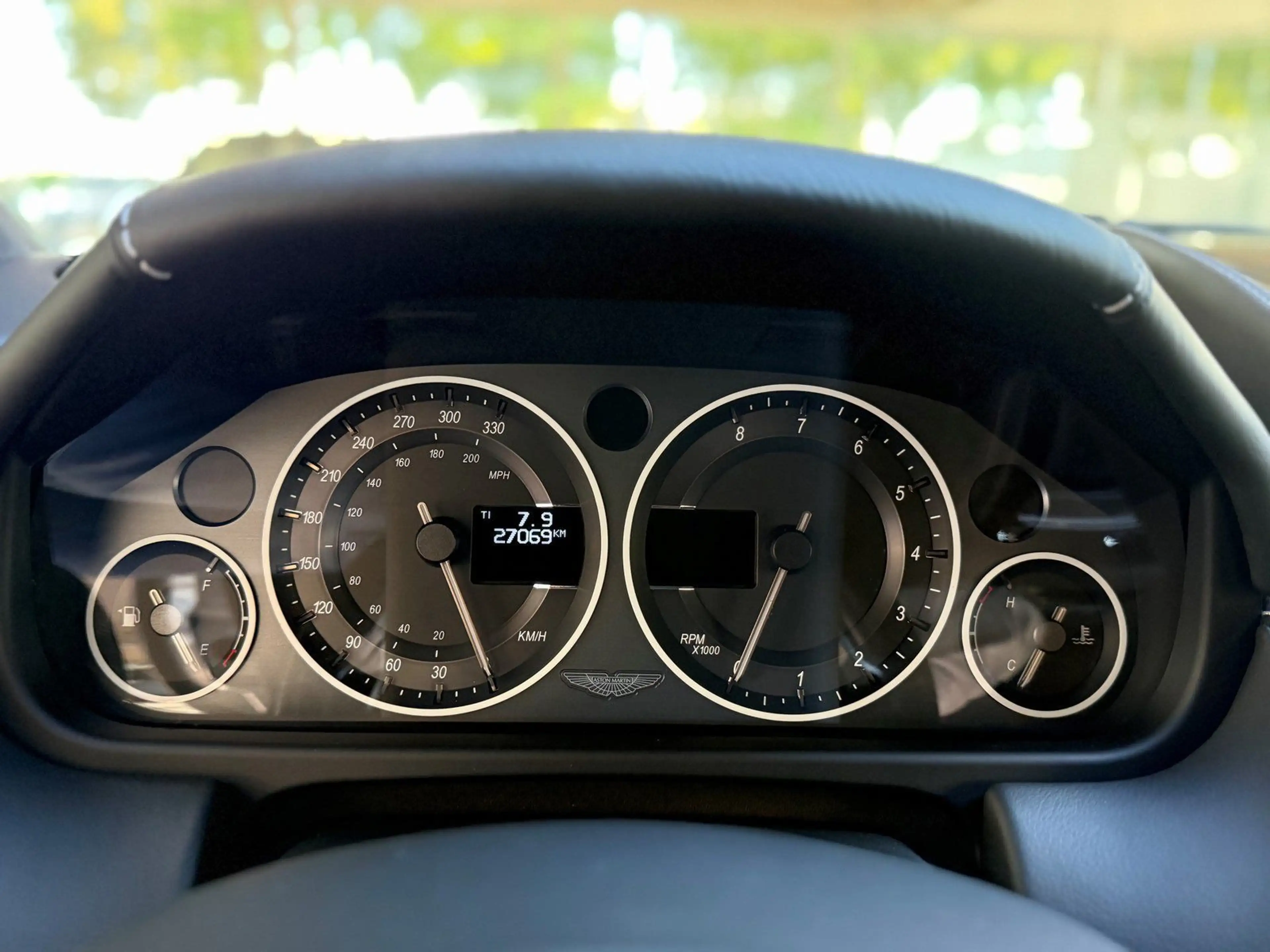 Aston Martin DBS 6.0 Touchtronic V12 "Casino Royal" 007 grüßt — photo 9