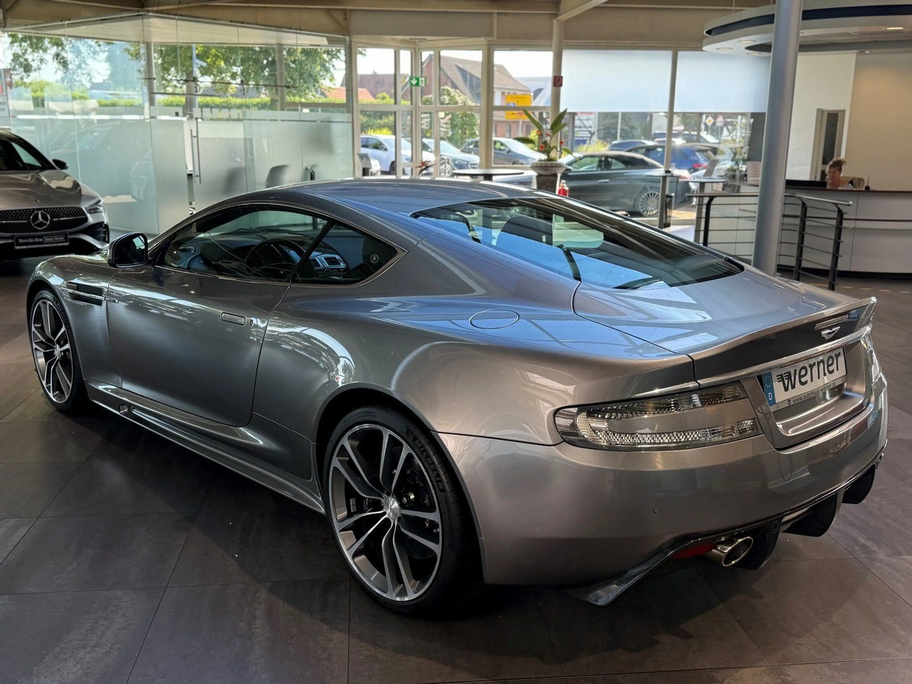 Aston Martin DBS 6.0 Touchtronic V12 "Casino Royal" 007 grüßt — photo 5