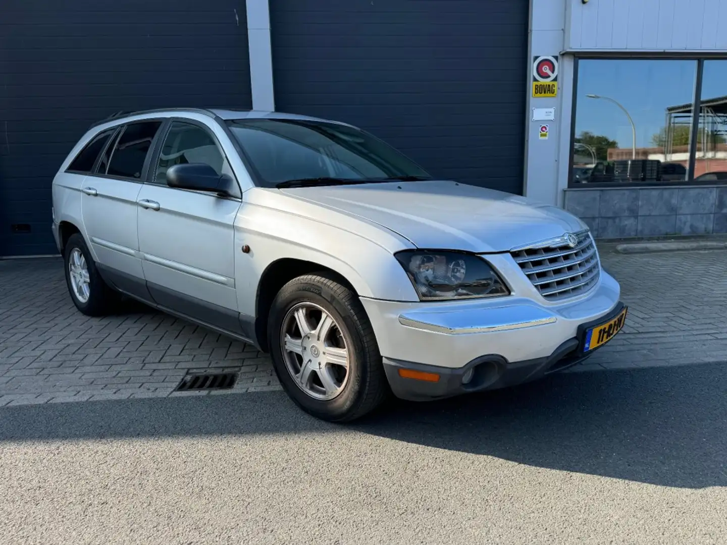 Chrysler Pacifica 3.5i LIMITED AWD Šedá - 2