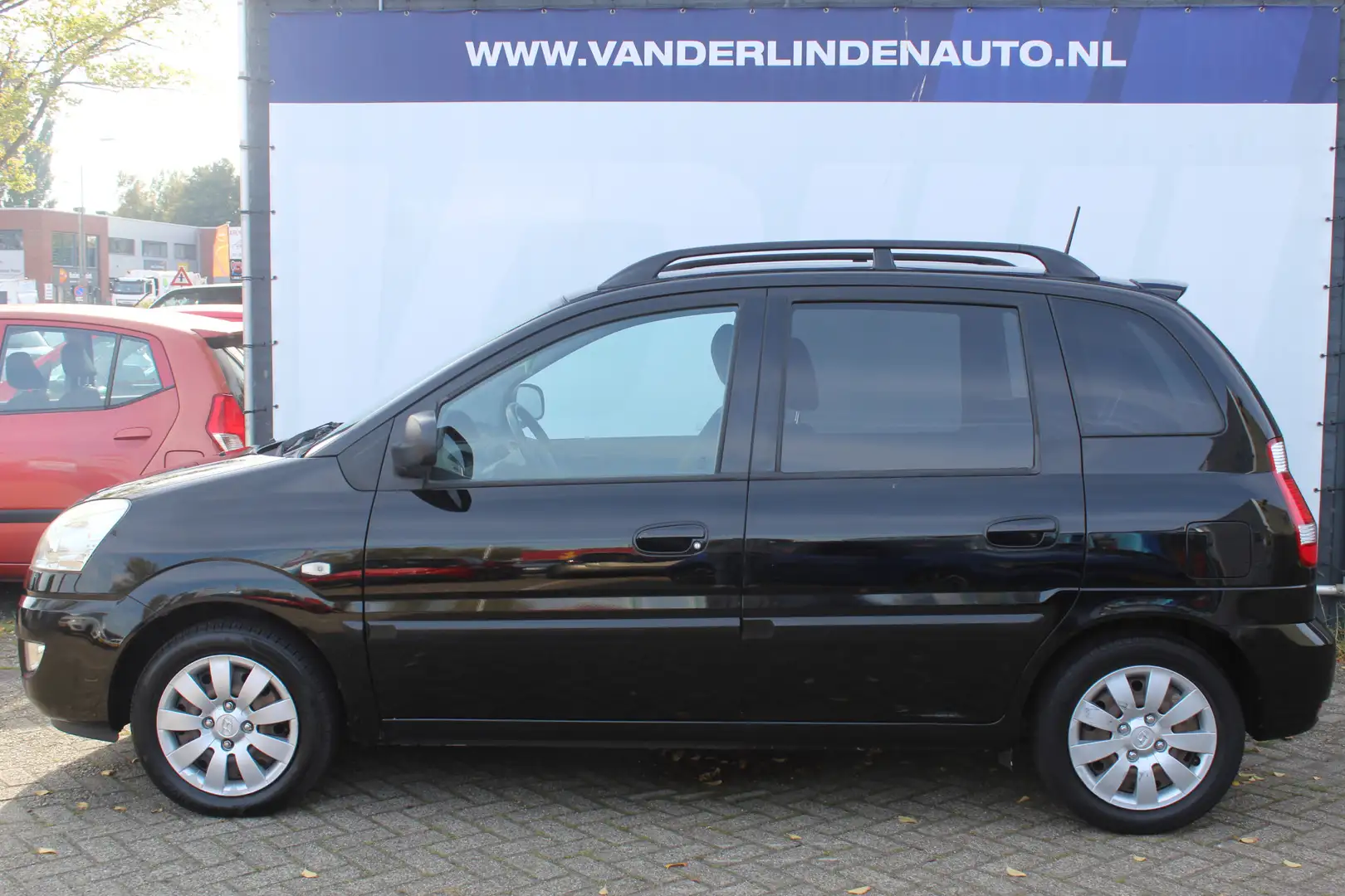 Hyundai Matrix 1.6i Dynamic Airco I Elek ramen I Automaat Zwart - 2