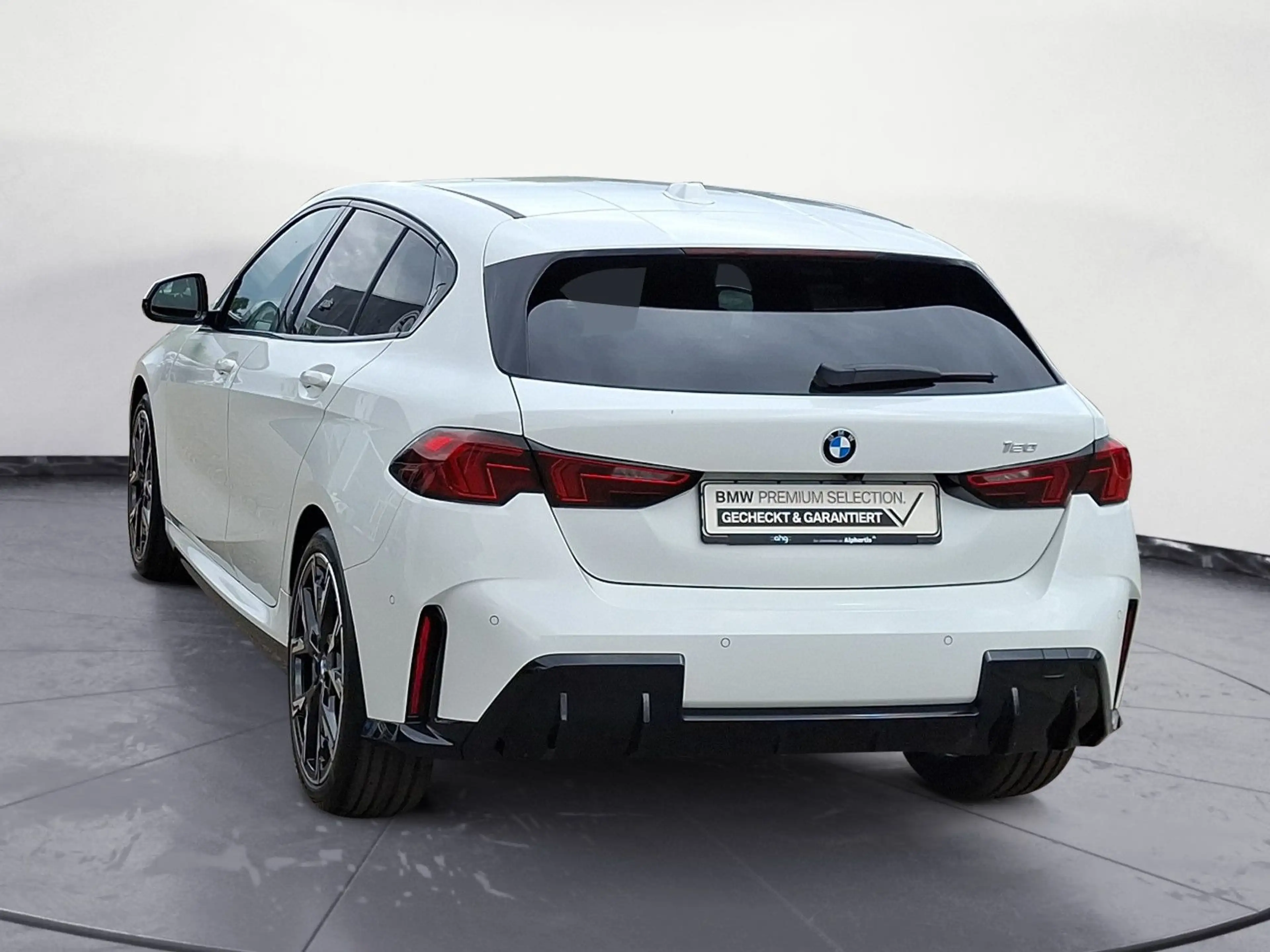 BMW 120 Steptronic M SPORT harman/kardon Iconic Glow — photo 4