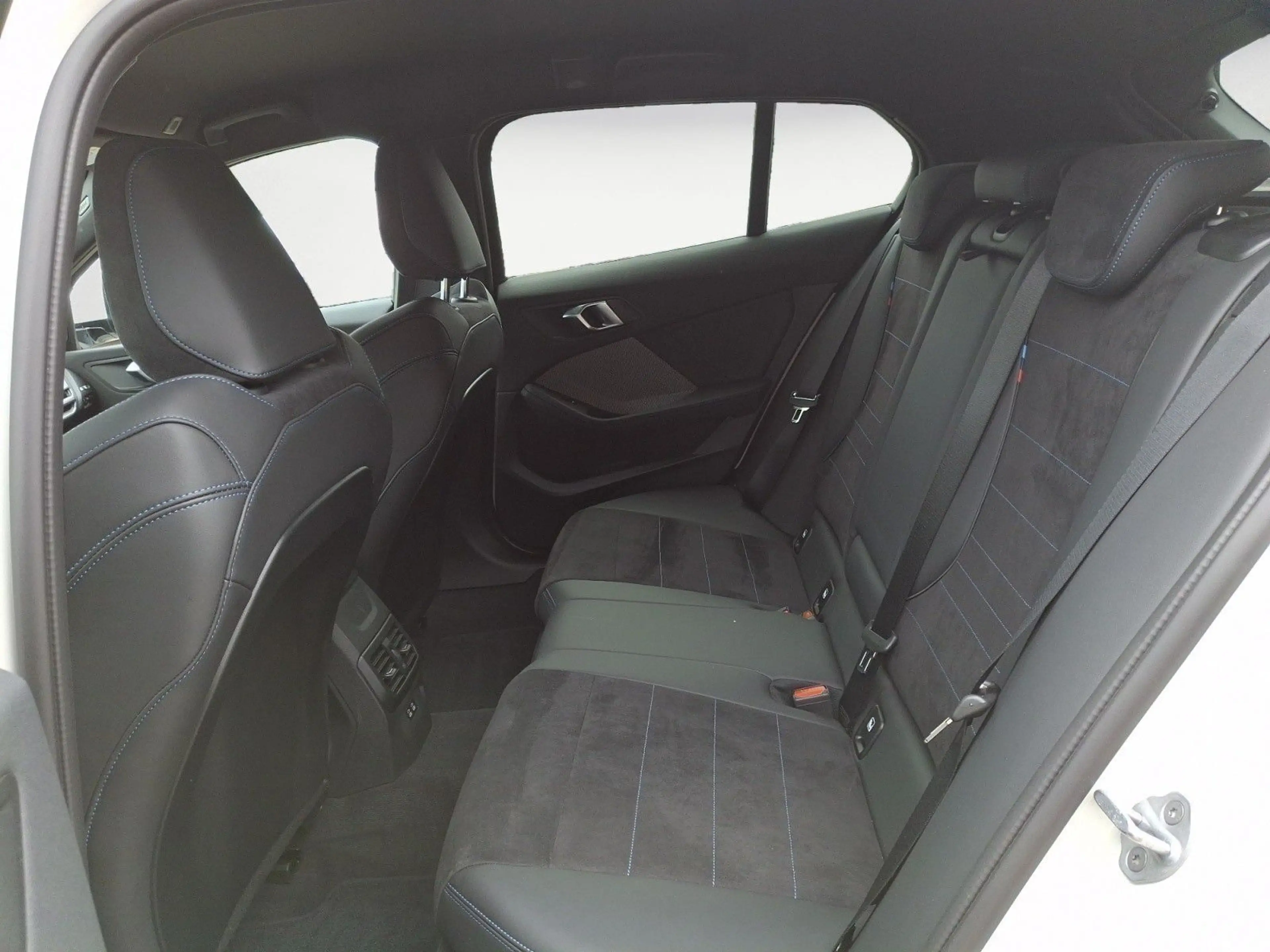 BMW 120 Steptronic M SPORT harman/kardon Iconic Glow — photo 14