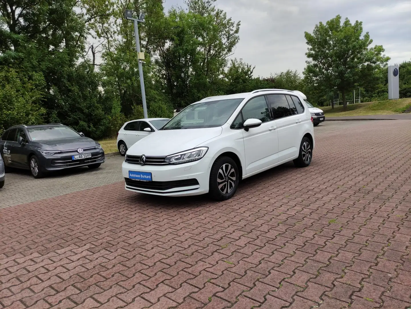 Volkswagen Touran Active 1.5 TSI+150Ps+AHZV+Standh+DAB+LED+ Wit - 1