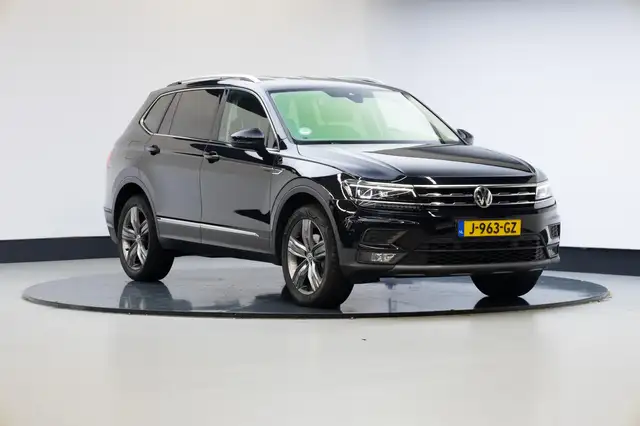2020 Volkswagen Tiguan Allspace in Black for sale