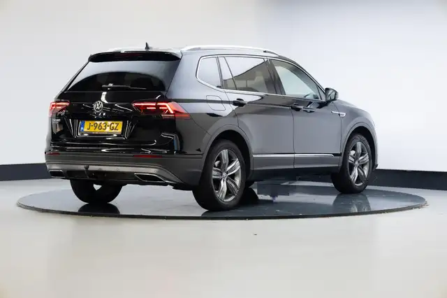 Volkswagen Tiguan Allspace view 21