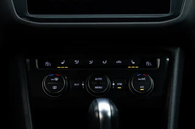 Volkswagen Tiguan Allspace view 14