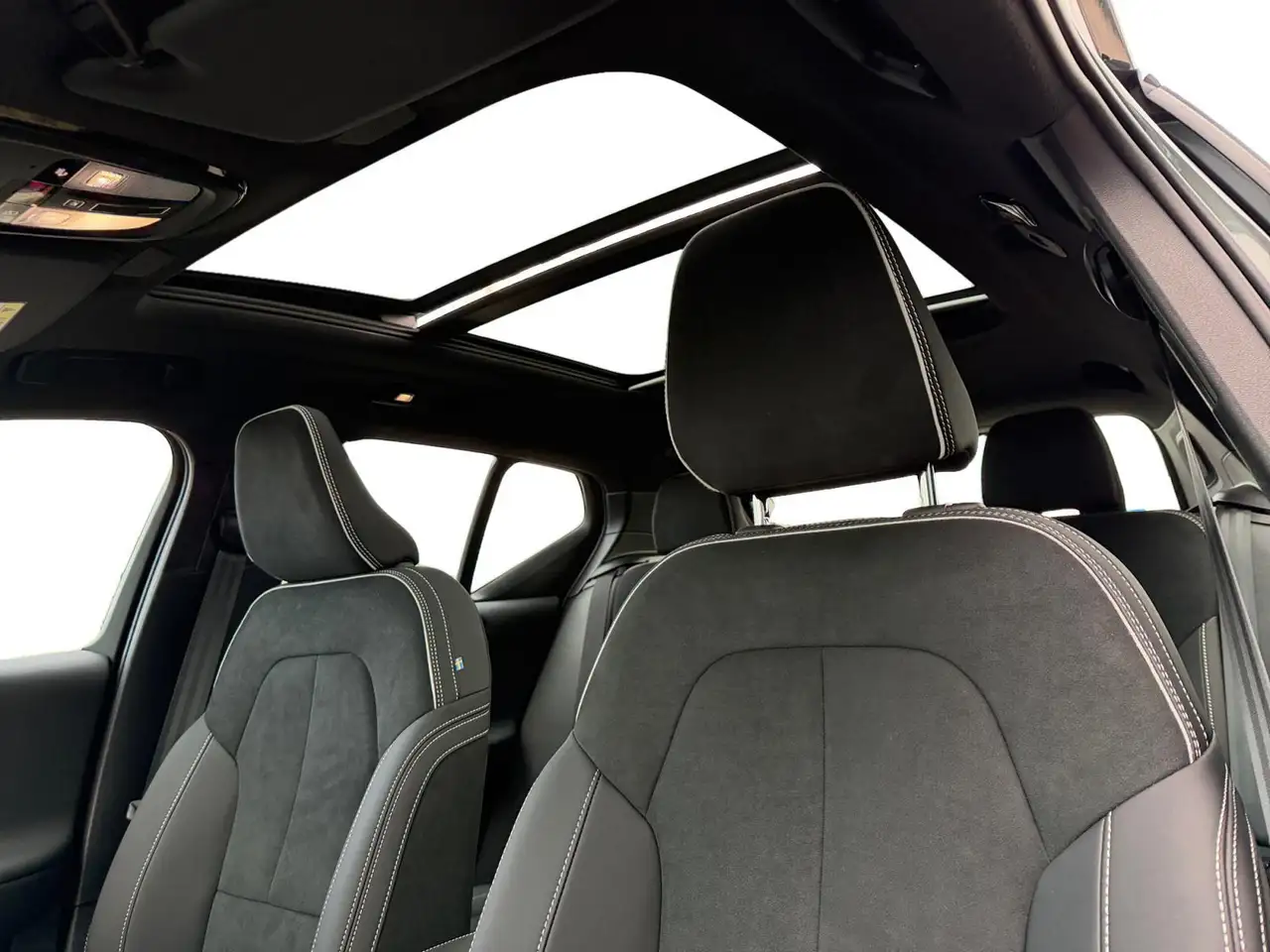 Volvo XC40 2026 — фото 11