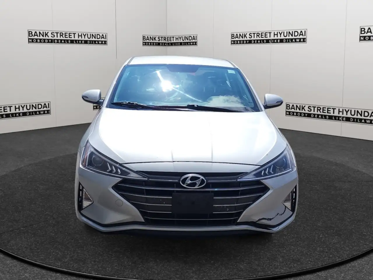 Hyundai ELANTRA снимка Hyundai ELANTRA