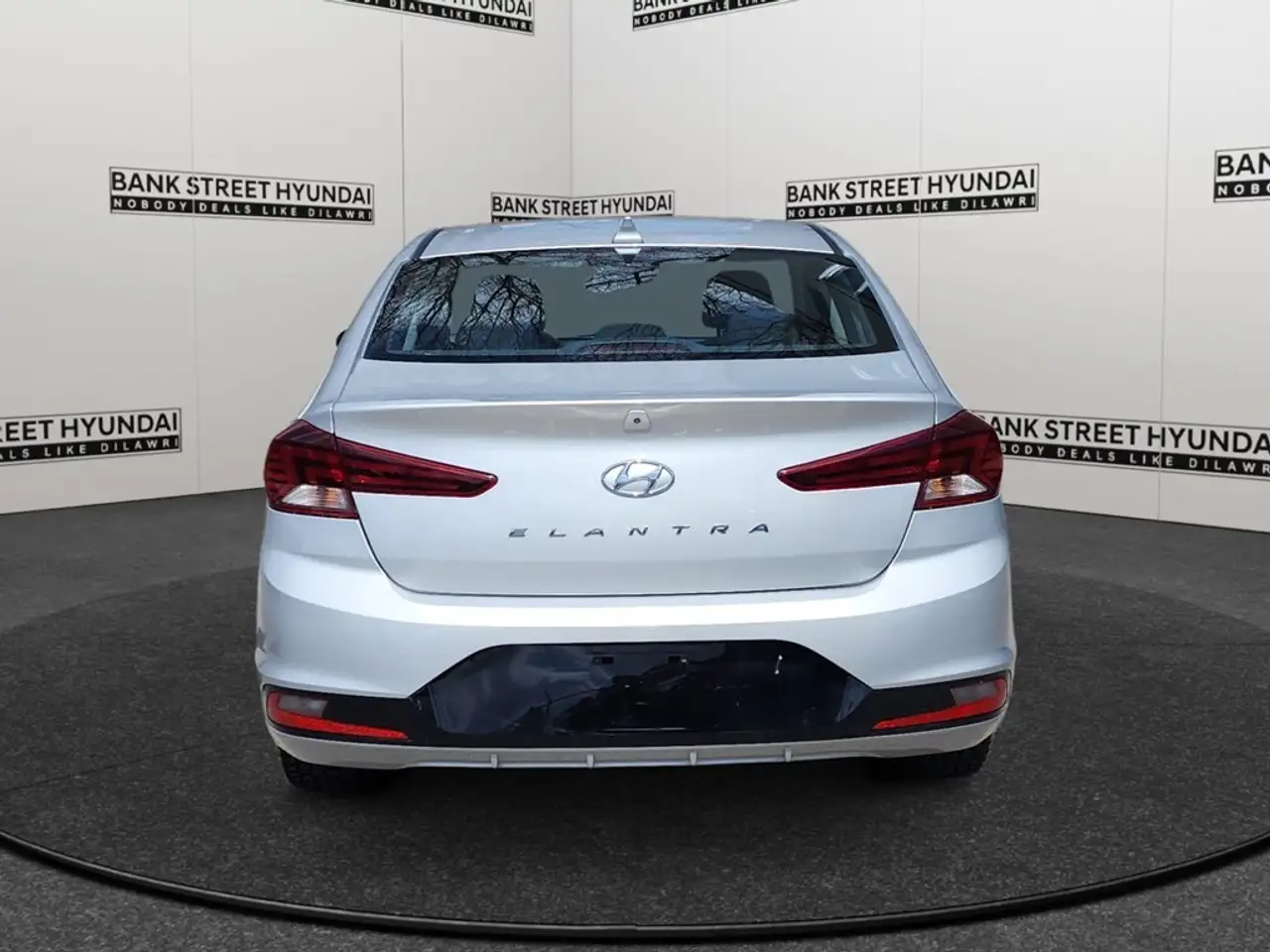 Hyundai ELANTRA снимка Hyundai ELANTRA