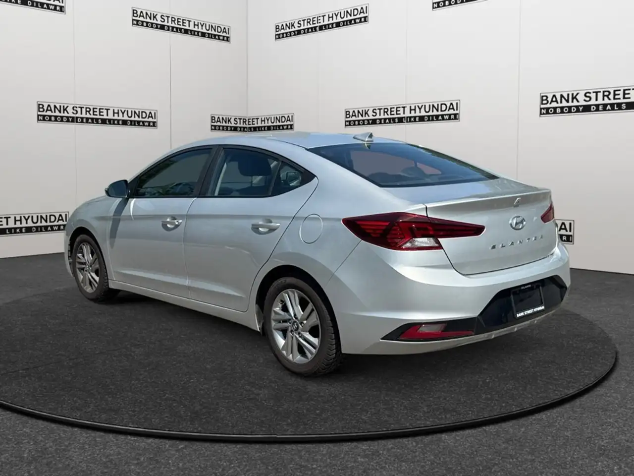 Hyundai ELANTRA fotografie Hyundai ELANTRA
