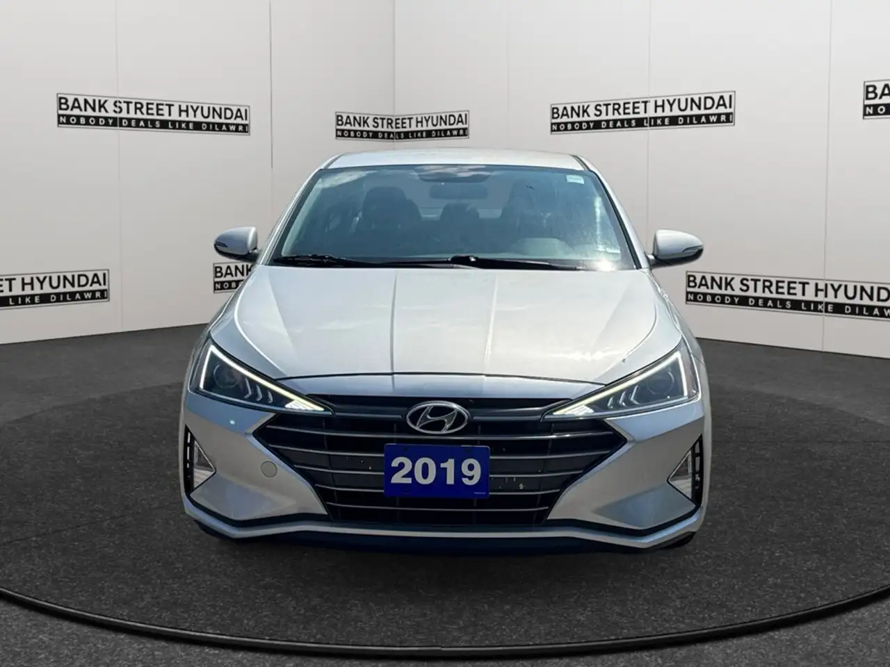 Hyundai ELANTRA fotografie Hyundai ELANTRA