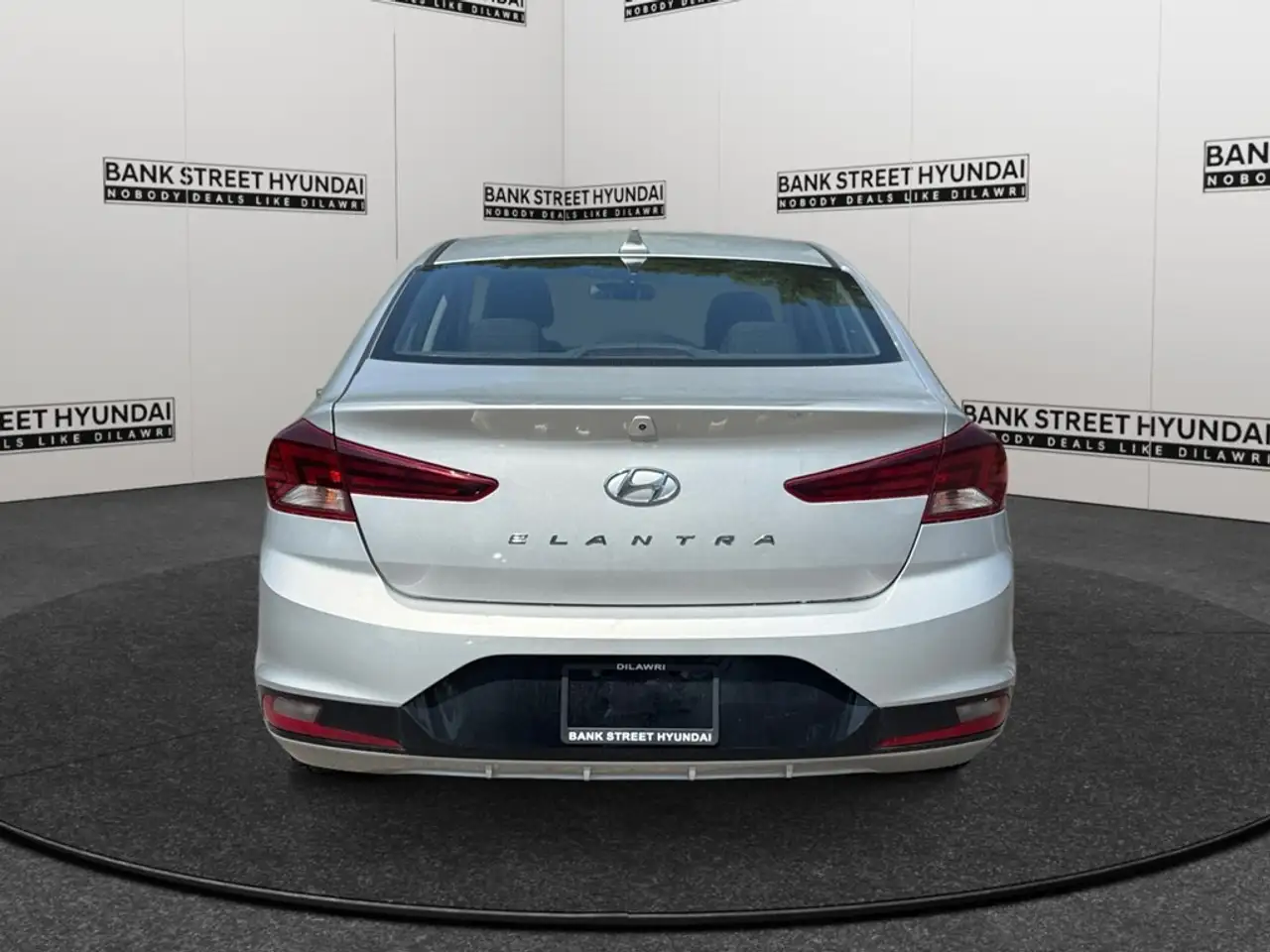 Hyundai ELANTRA fotografie Hyundai ELANTRA