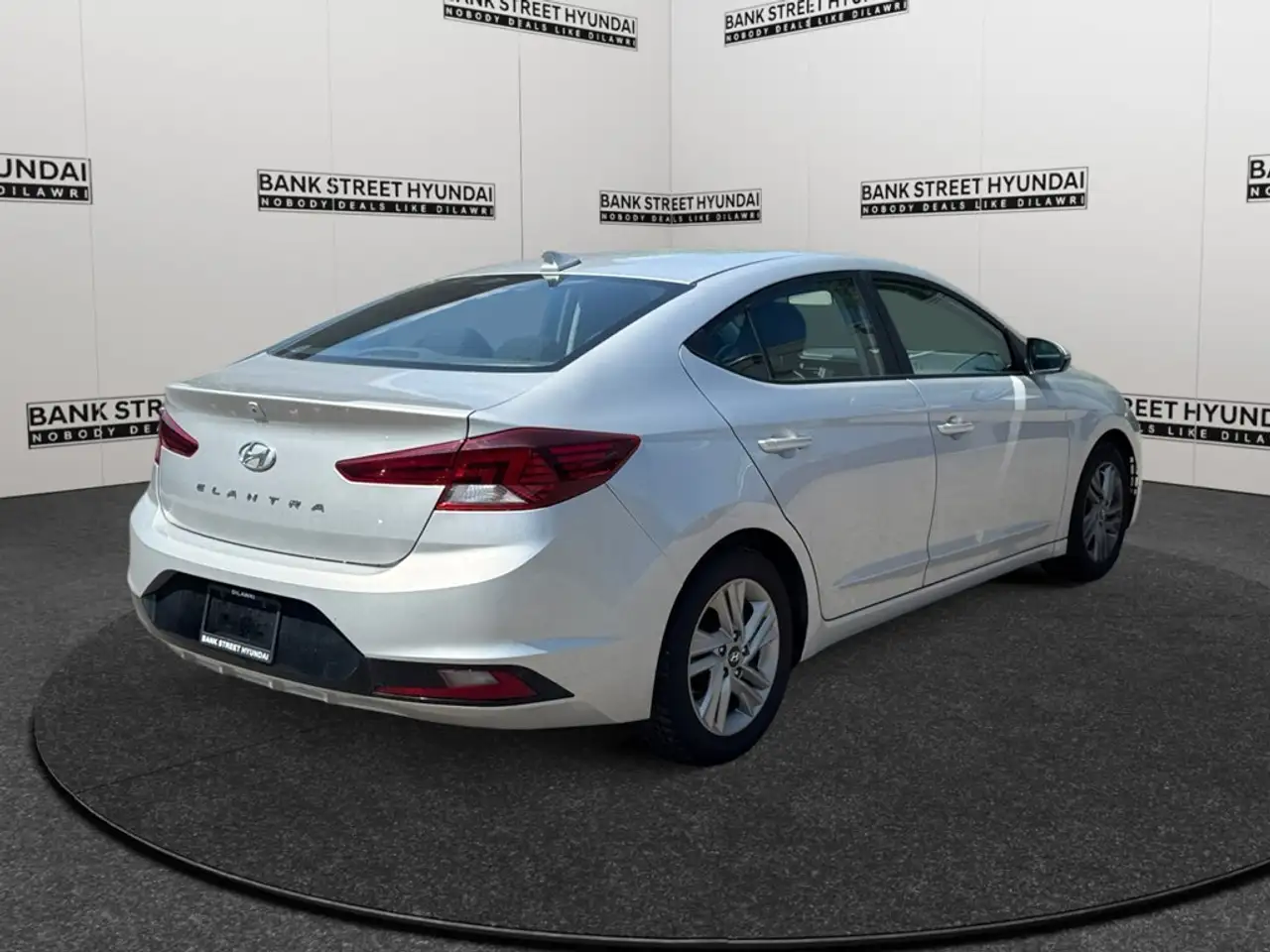 Hyundai ELANTRA fotografie Hyundai ELANTRA