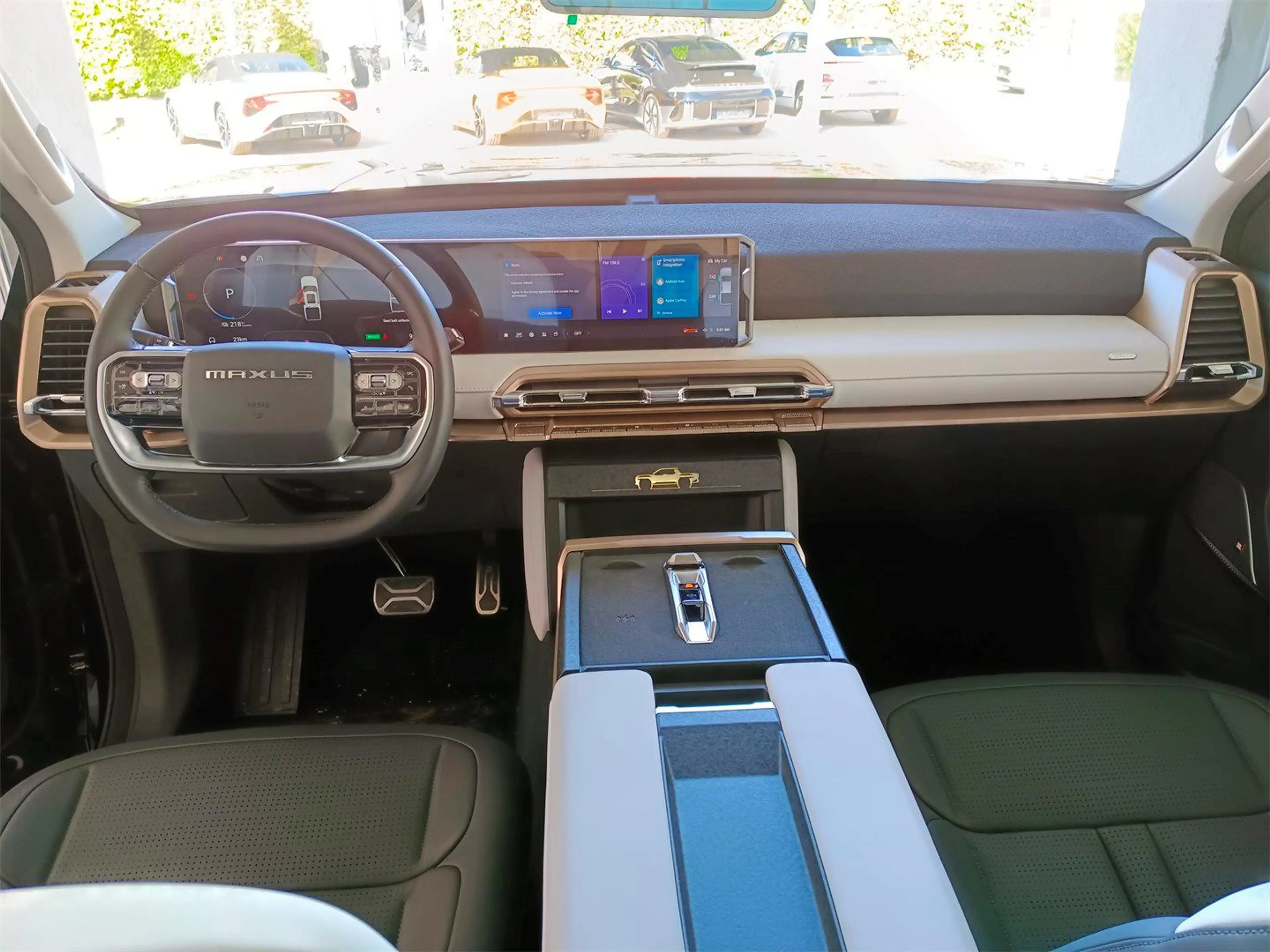 Maxus e Terron 9 Flagship Black Package — photo 11