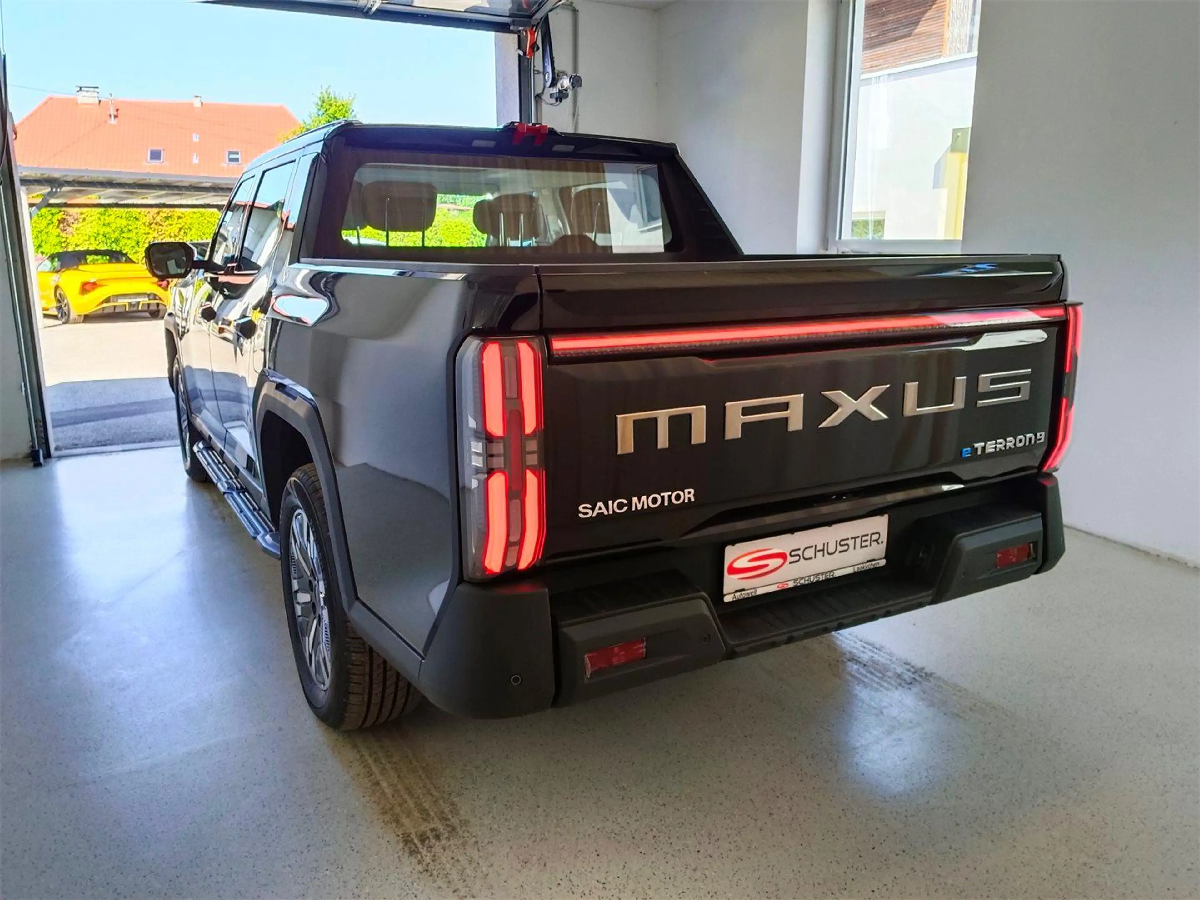 Maxus e Terron 9 Flagship Black Package — photo 5