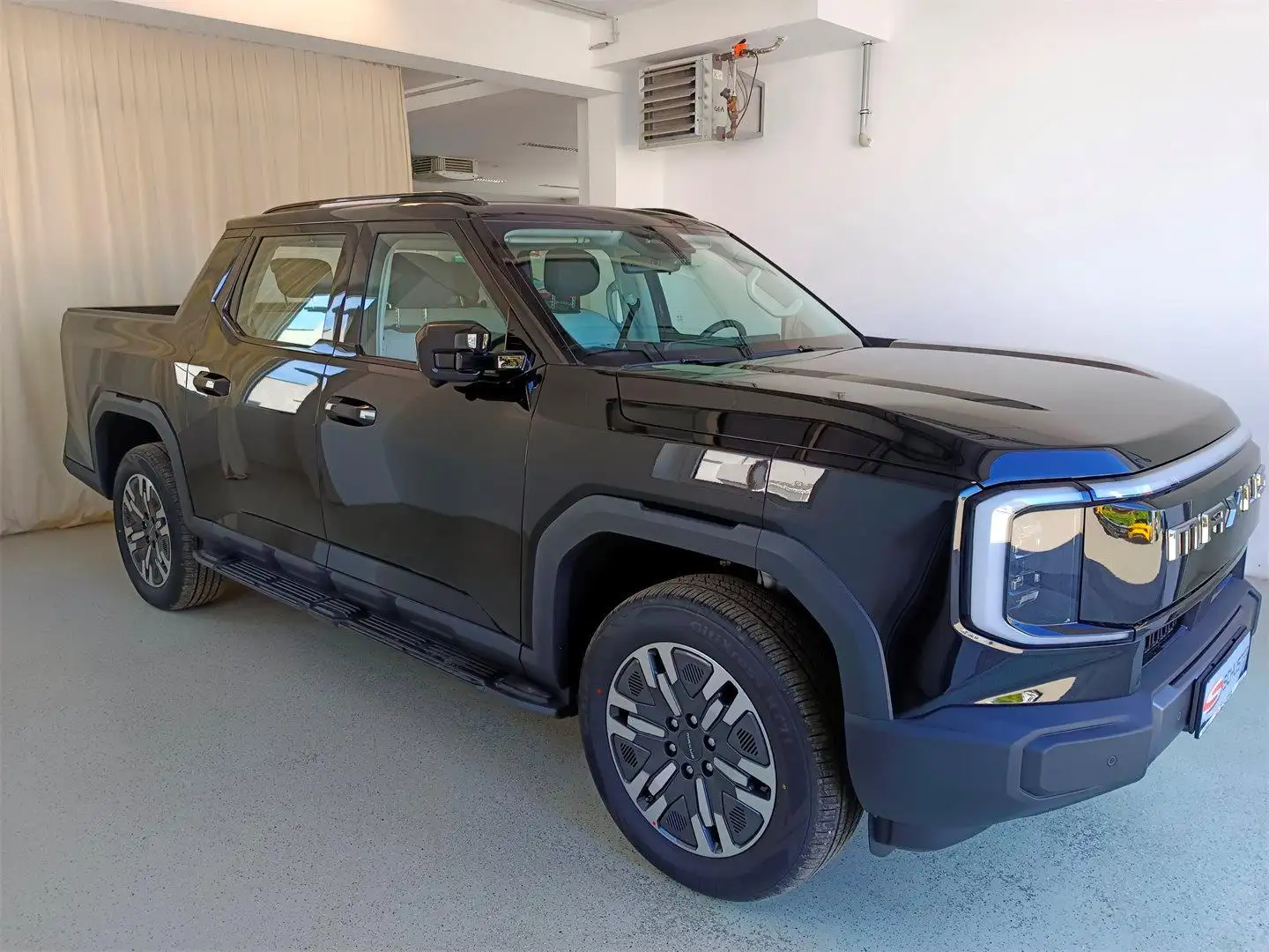 Maxus Ostali e Terron 9 Flagship Black Package crna - 2