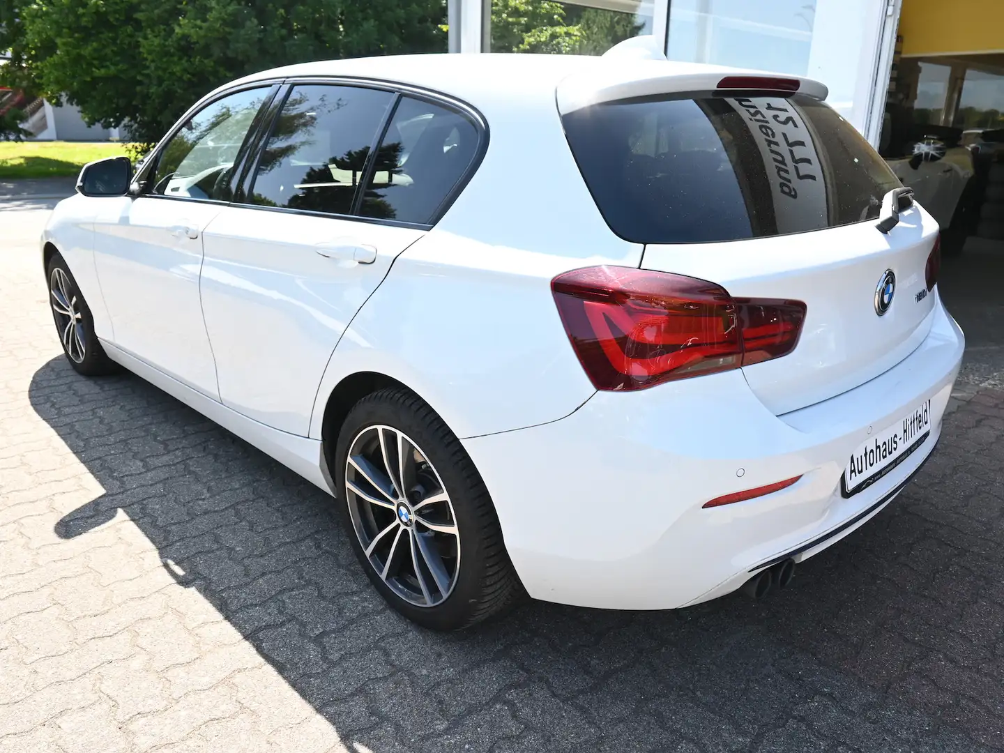 BMW 120 120i Aut *Sport Line Shadow*5-tür Navi DAB LED Weiß - 2
