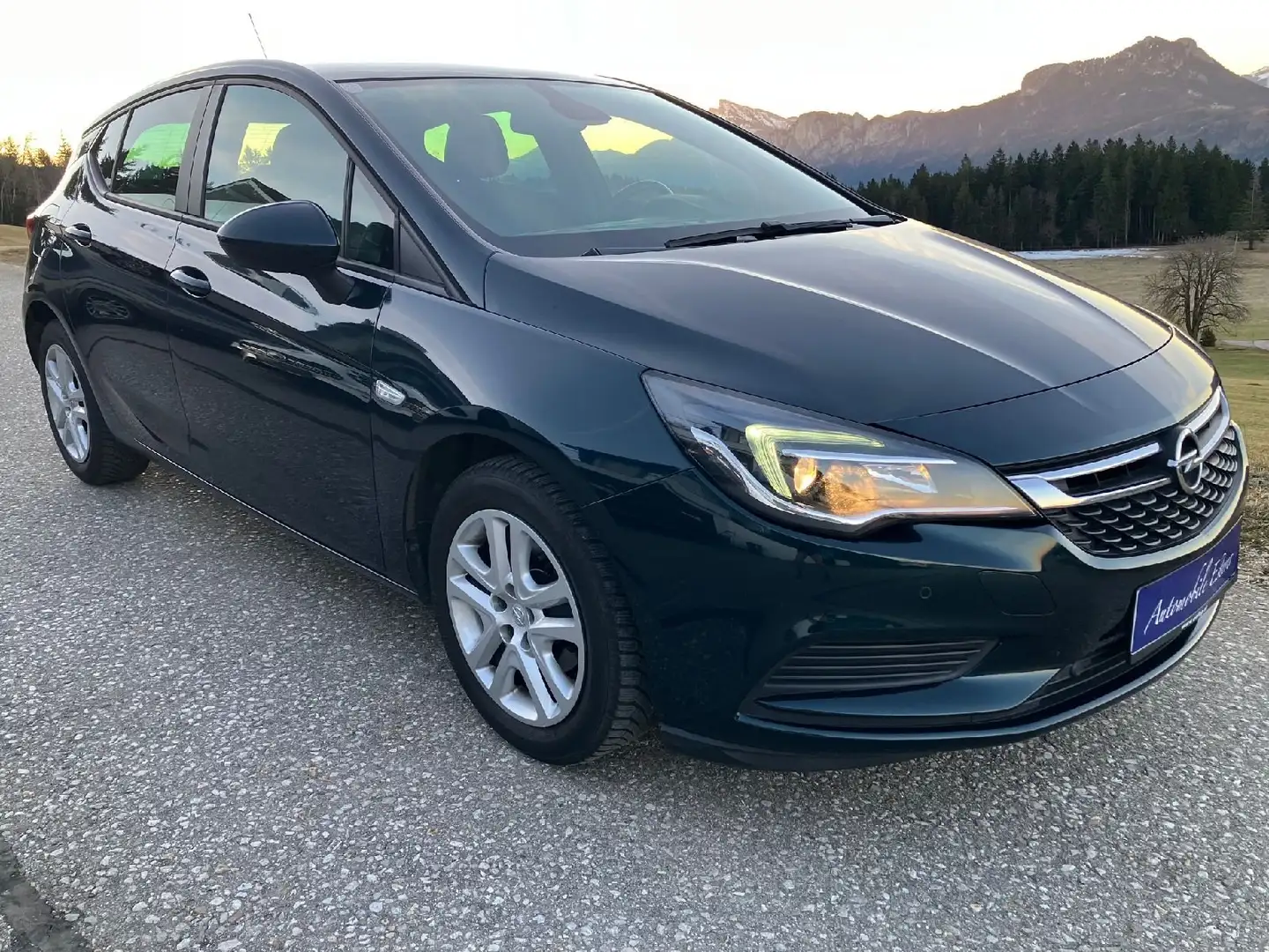 Opel Astra Edition, 8-fach ber., Klimaautomatik, get. Glas Grün - 2