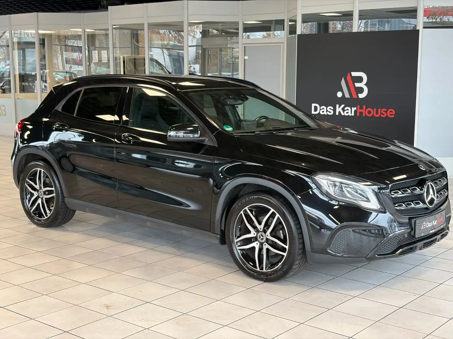Mercedes-Benz GLA 220 d 4Matic · Pano · Kamera · Tempomat Schwarz - 1