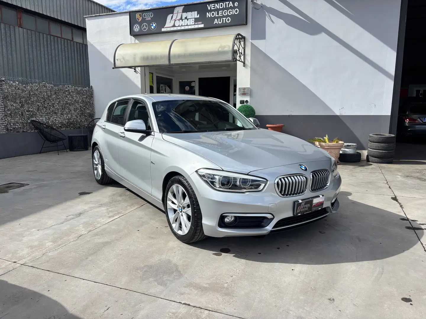 BMW 116 116d 5p Urban - 1
