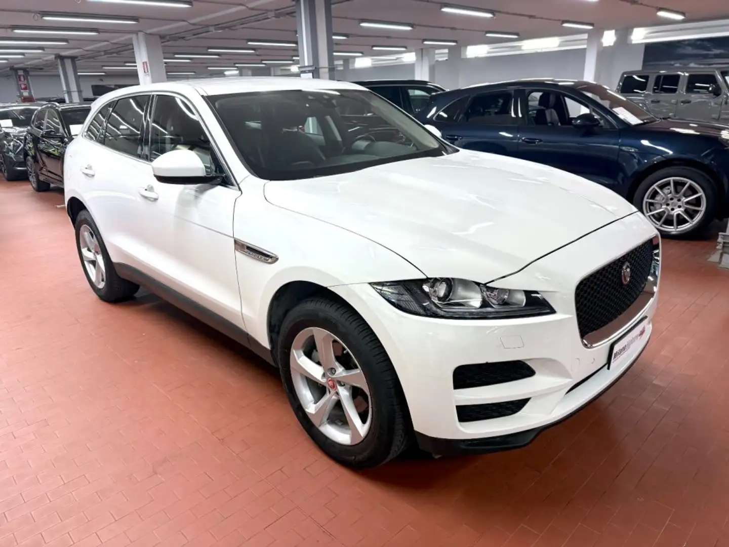 Jaguar F-Pace 2.0 D 180 CV Auto. Prestige *77.622 Km* Blanco - 2