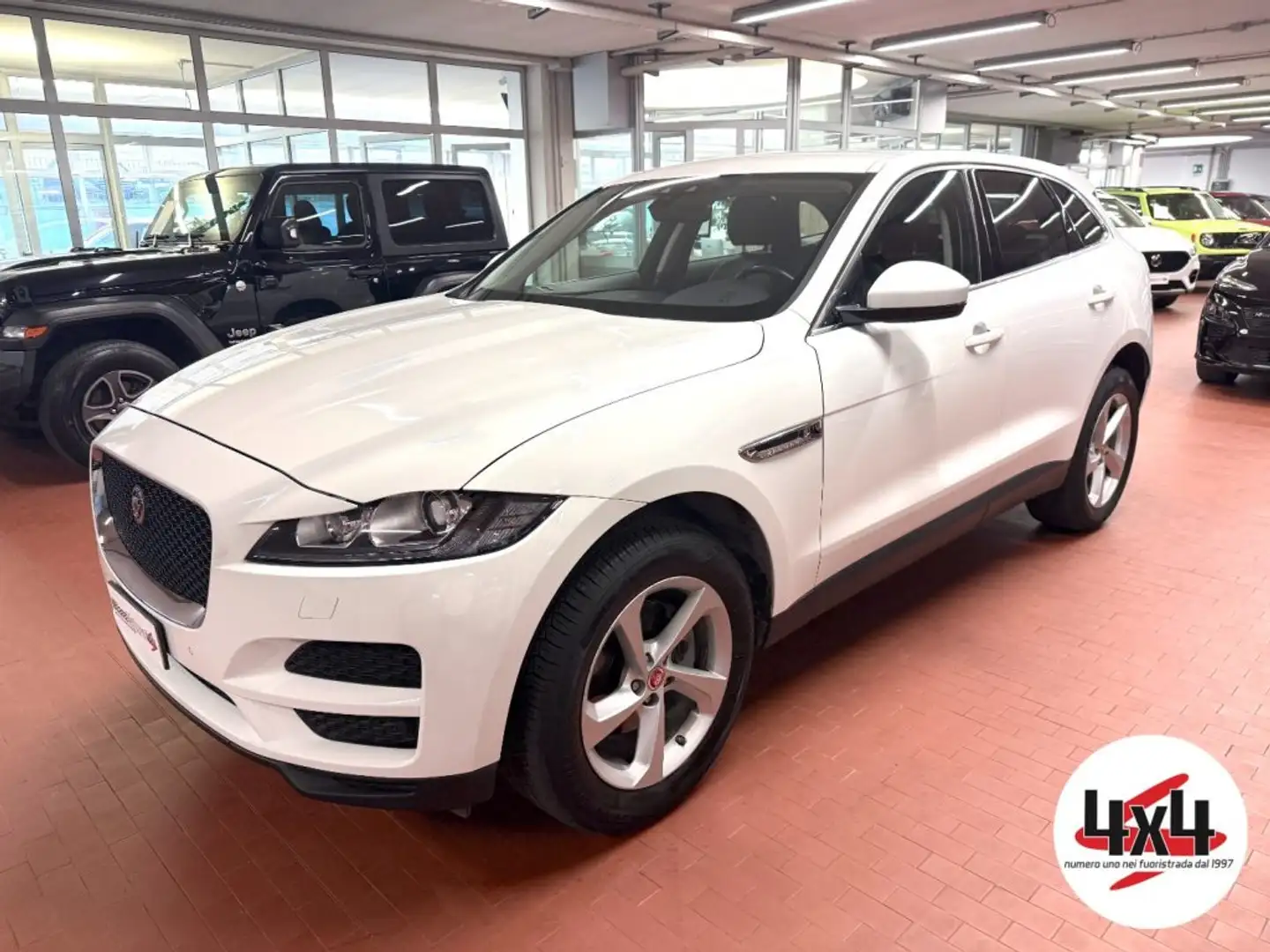 Jaguar F-Pace 2.0 D 180 CV Auto. Prestige *77.622 Km* Blanco - 1