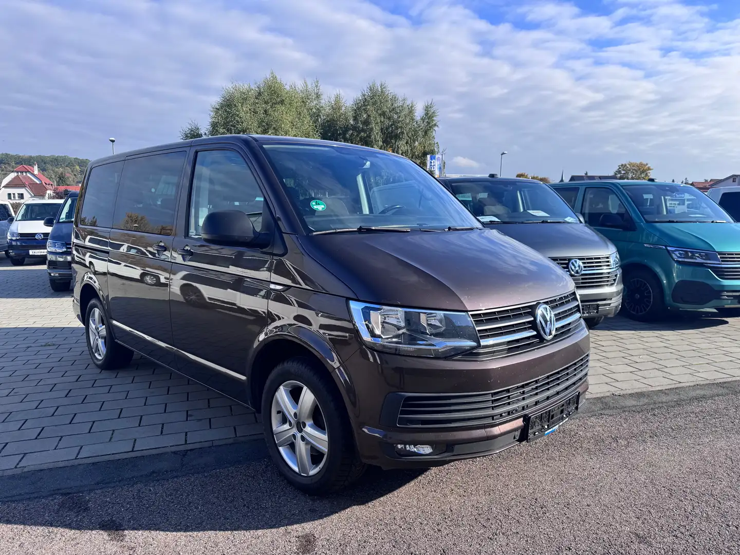 Volkswagen T6 Multivan Multivan DSG/6-Sitzer/Navi/AHK/Kamera/Climatronic Brun - 2