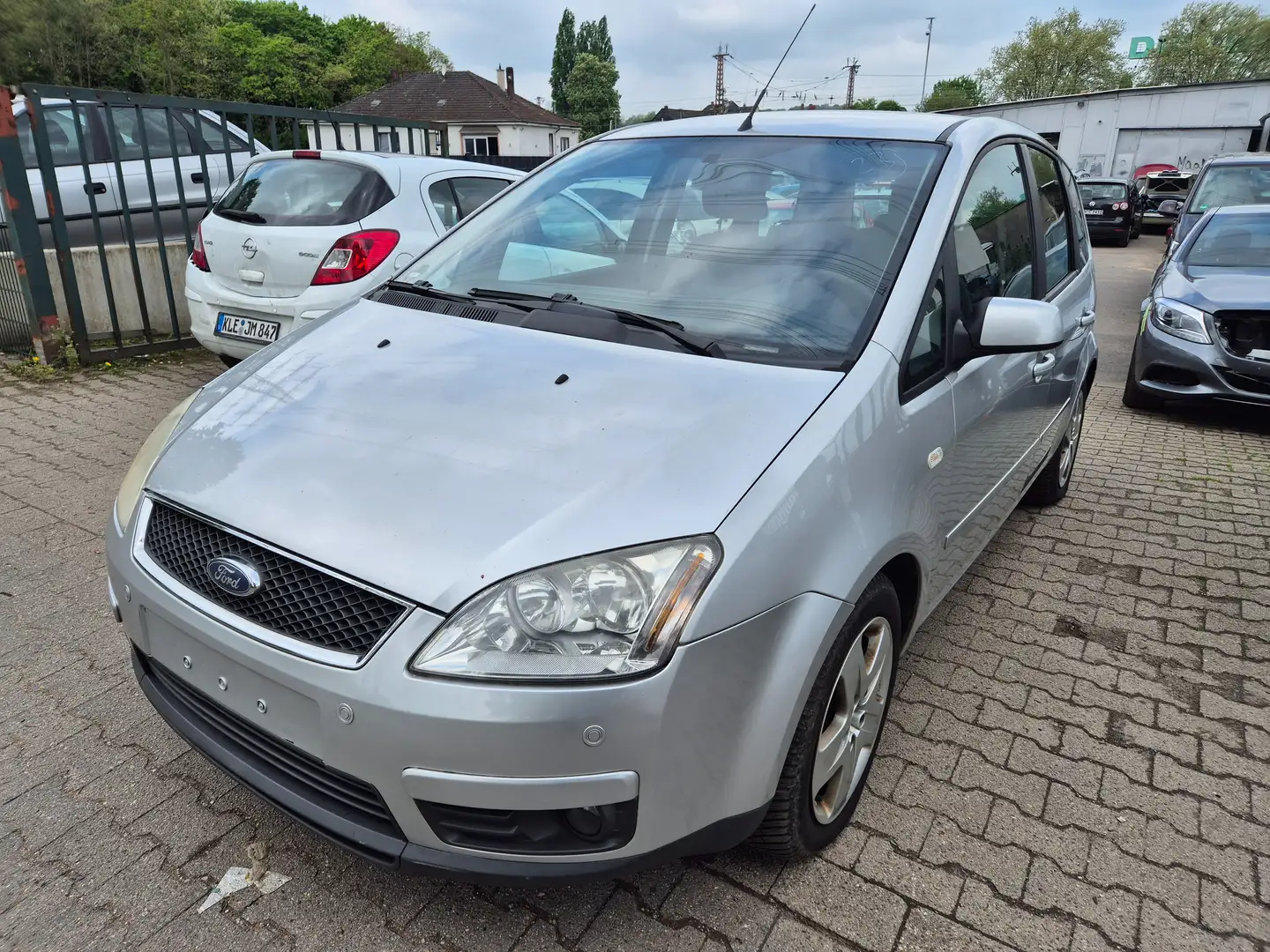 Ford Focus C-Max Trend Automatik srebrna - 1