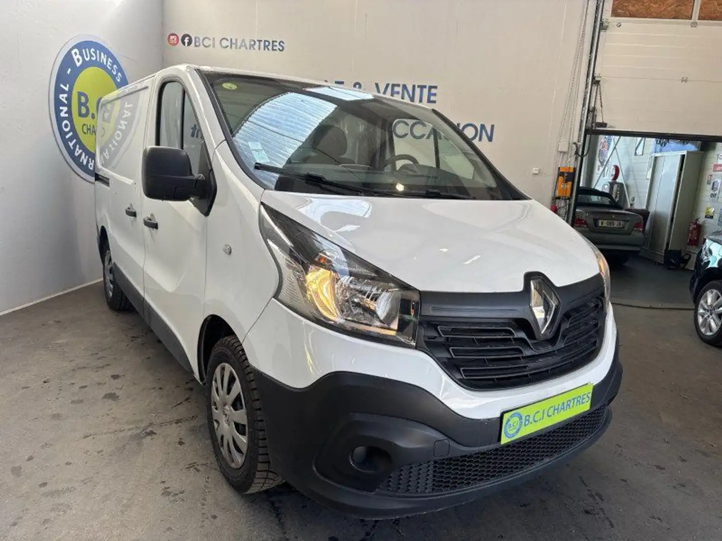 Renault Trafic III FG L1H1 1000 1.6 DCI 125CH ENERGY GRAND CONFOR Blanc - 2