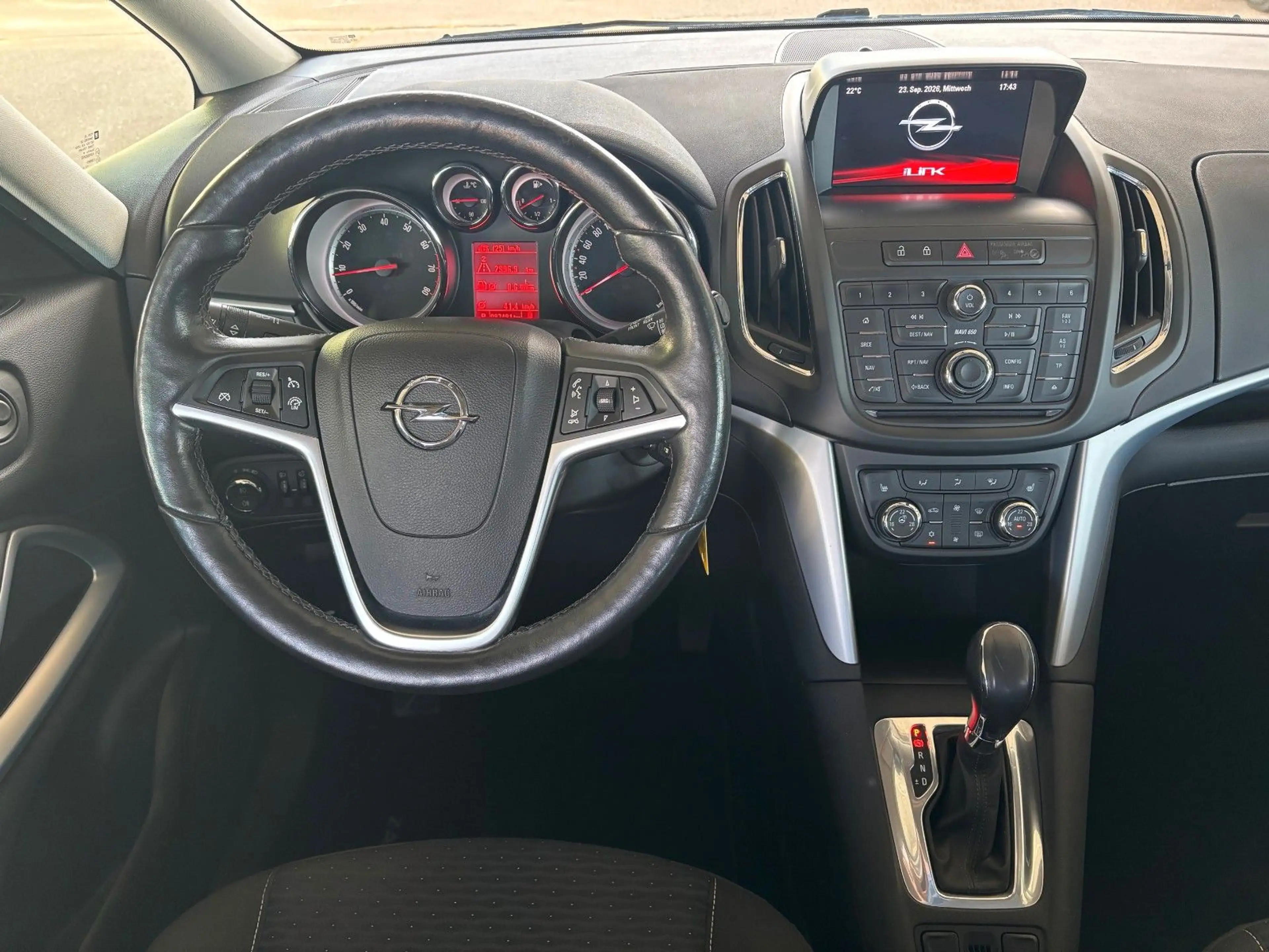 Opel Zafira C Tourer Drive — photo 5