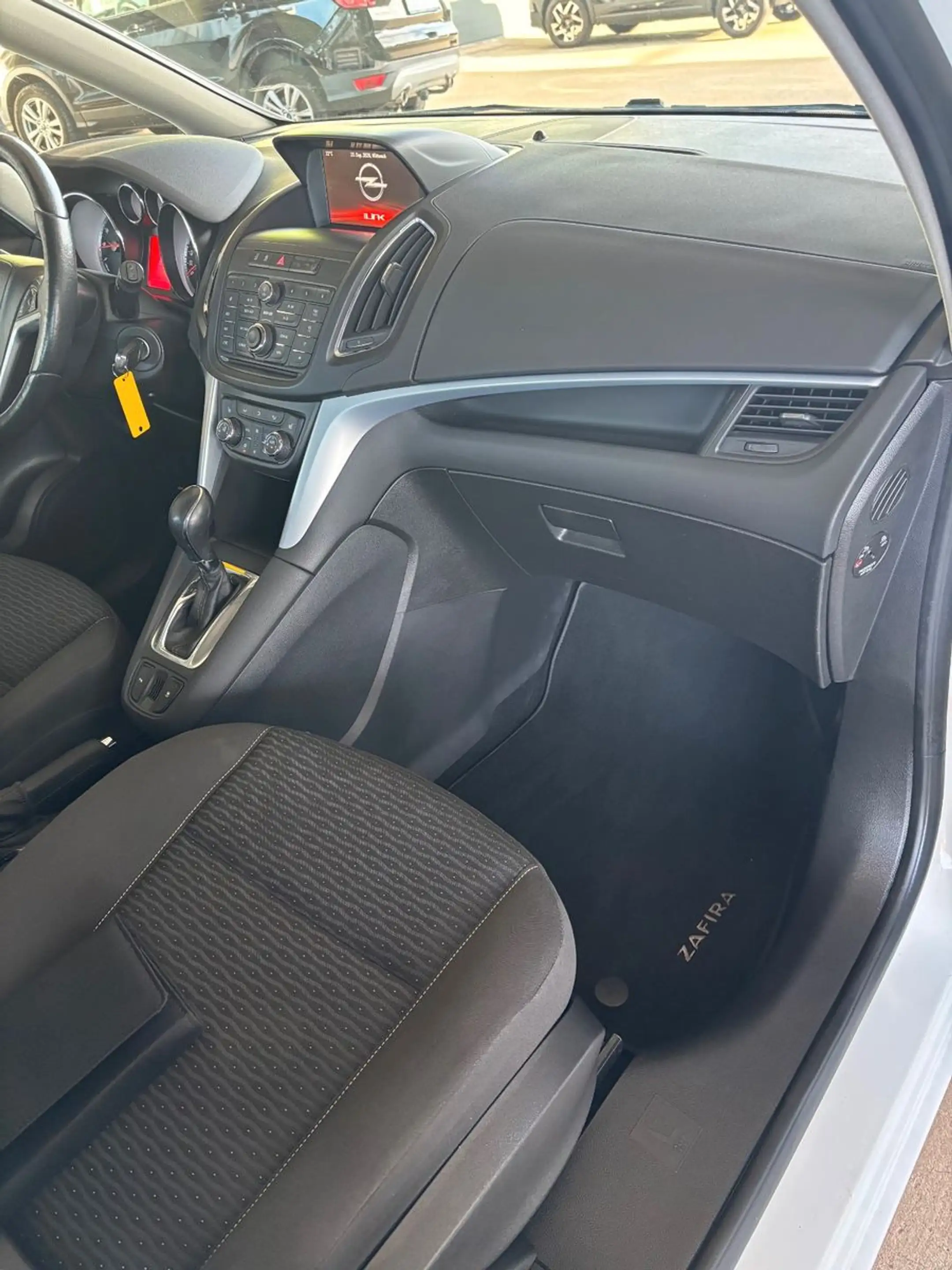 Opel Zafira C Tourer Drive — photo 6