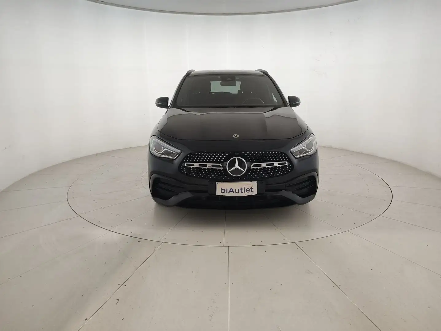 Mercedes-Benz GLA 180 180 d Premium auto Nero - 2