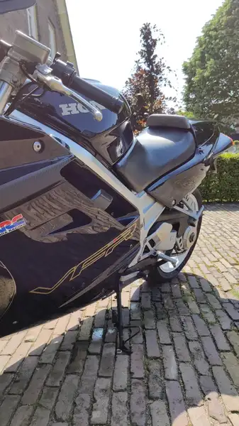 Honda VFR 750 - foto 7