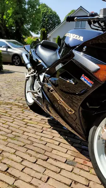 Honda VFR 750 - foto 2