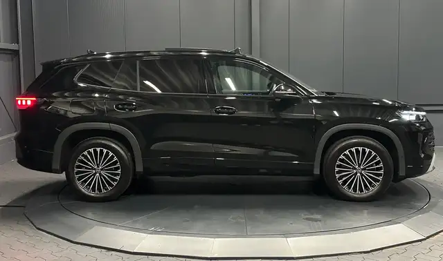 Volkswagen Tayron view 6