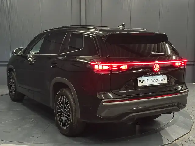 Volkswagen Tayron view 3