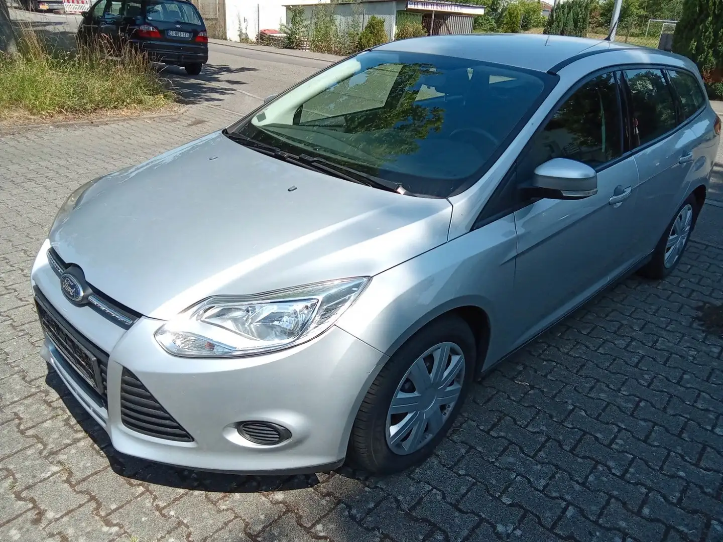 Ford Focus Turnier Trend Zilver - 1