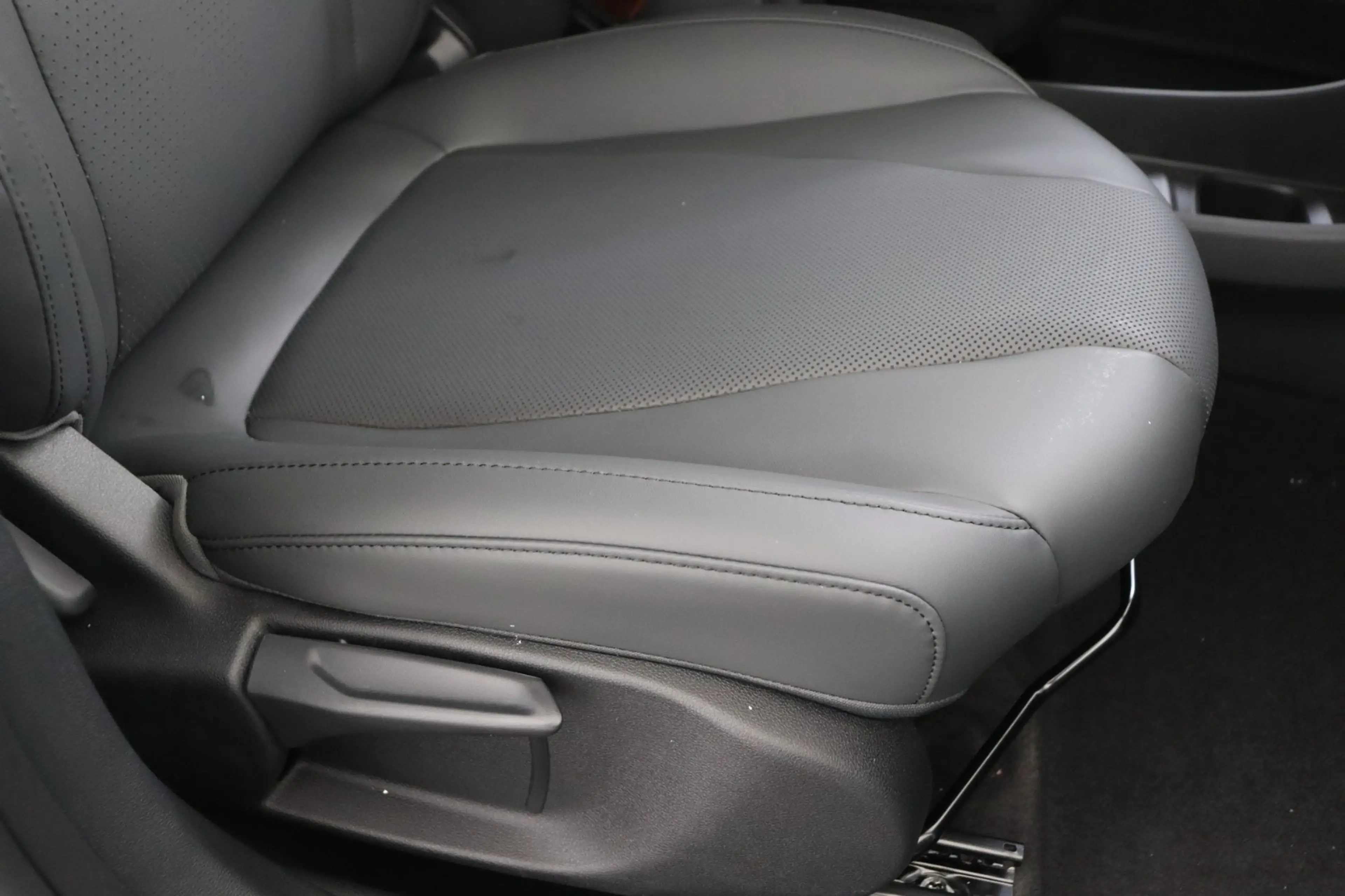 Dongfeng Box 42.30 Kwh – Premium Edition – Automatik - ACC - Kamera - Klima - Apple - Alu - — photo 13