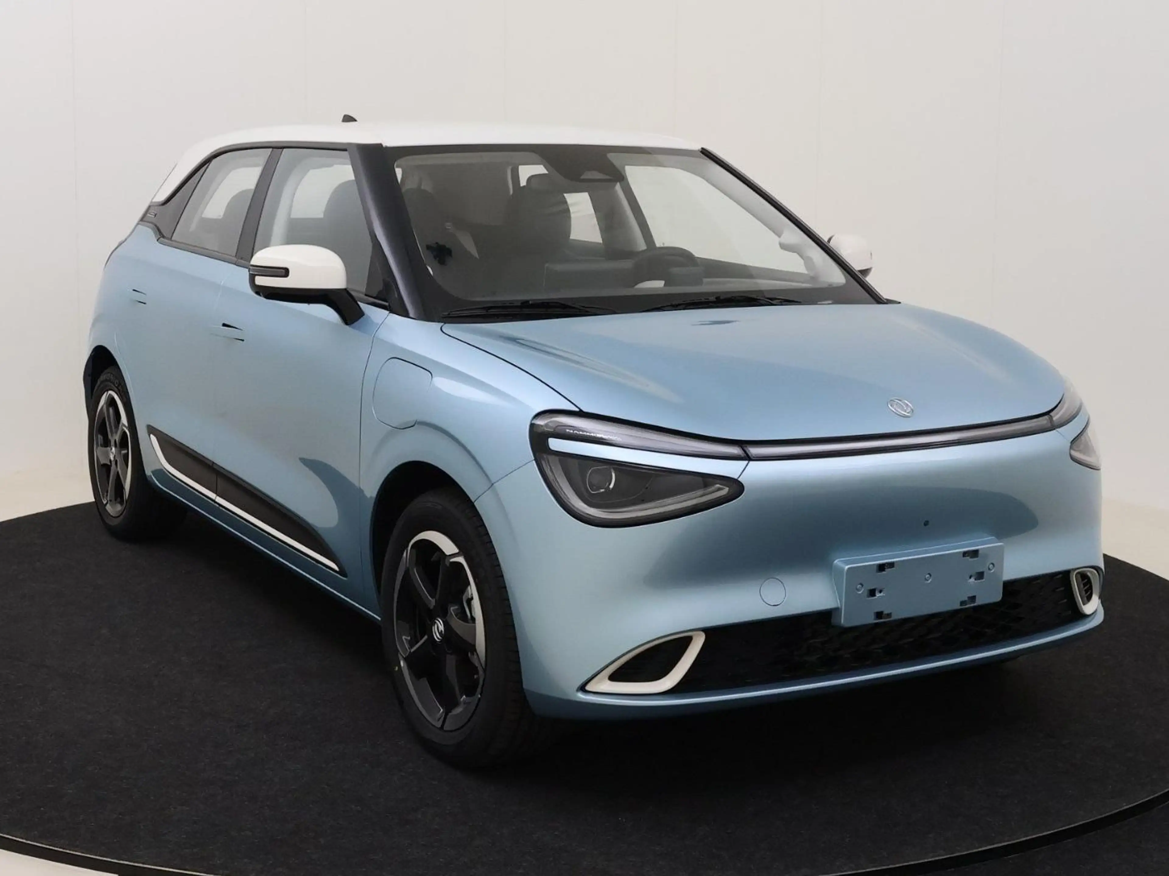 Dongfeng Box 42.30 Kwh – Premium Edition – Automatik - ACC - Kamera - Klima - Apple - Alu -