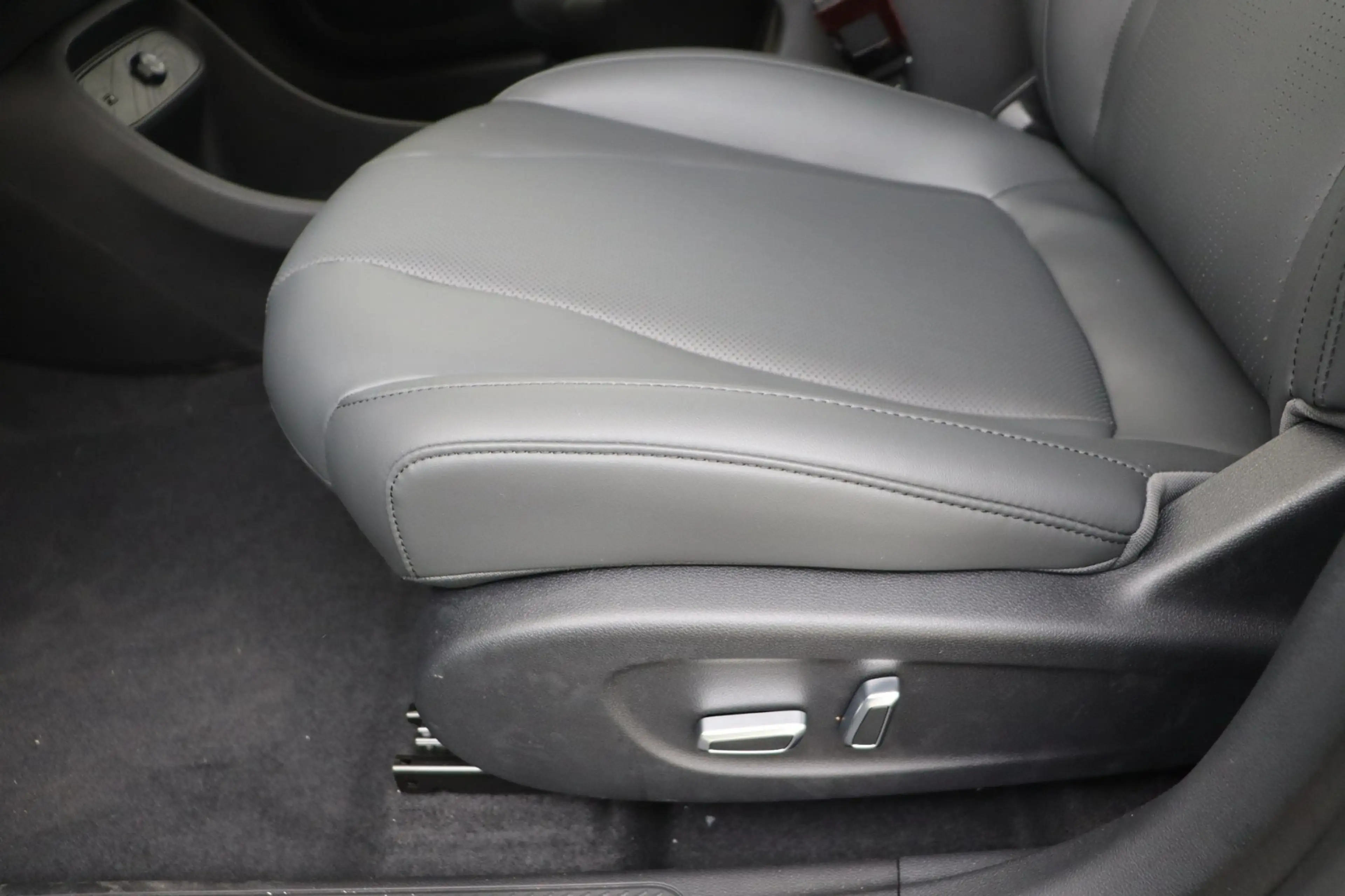 Dongfeng Box 42.30 Kwh – Premium Edition – Automatik - ACC - Kamera - Klima - Apple - Alu - — photo 12