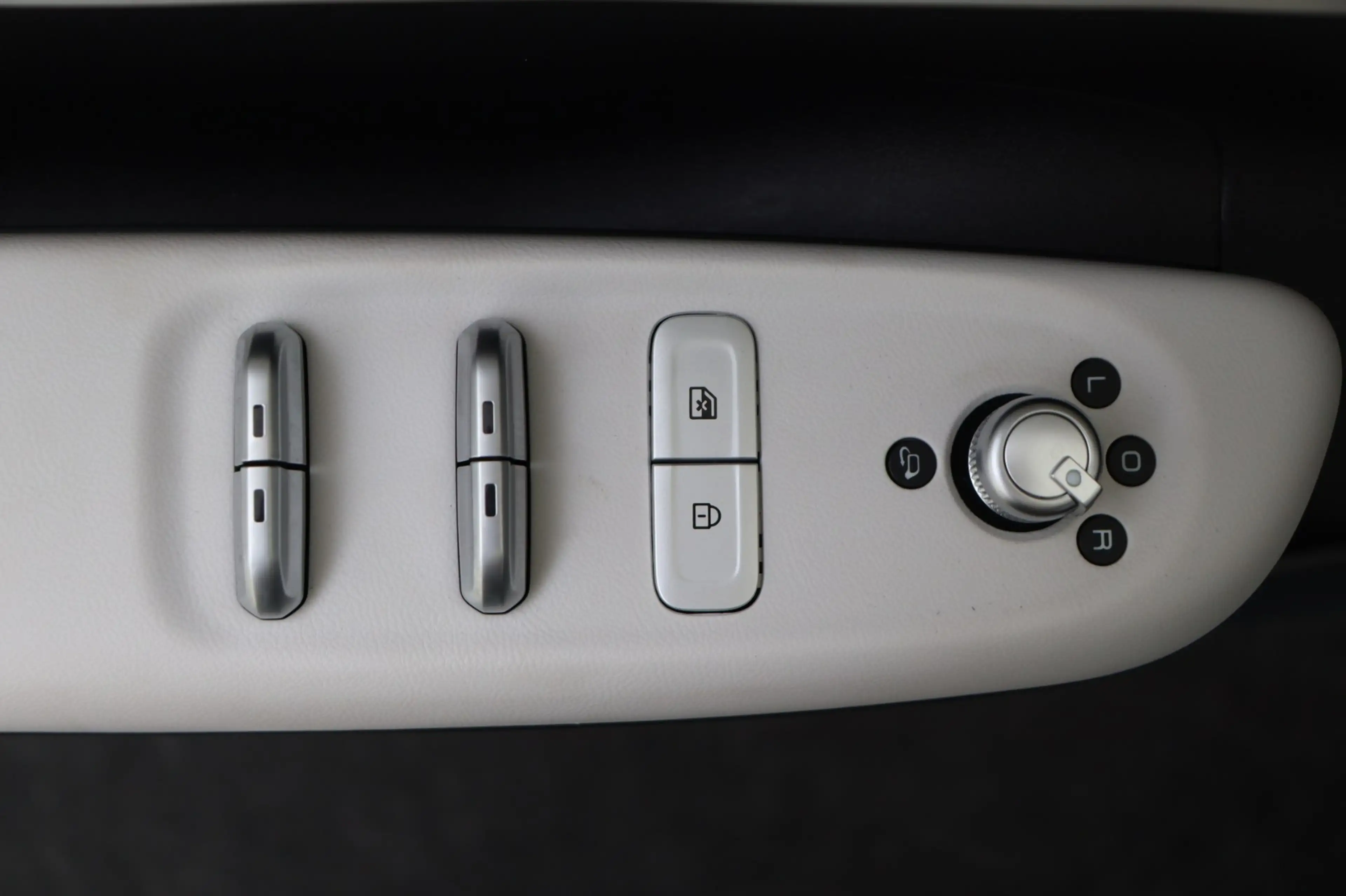 Dongfeng Box 42.30 Kwh – Premium Edition – Automatik - ACC - Kamera - Klima - Apple - Alu - — photo 7