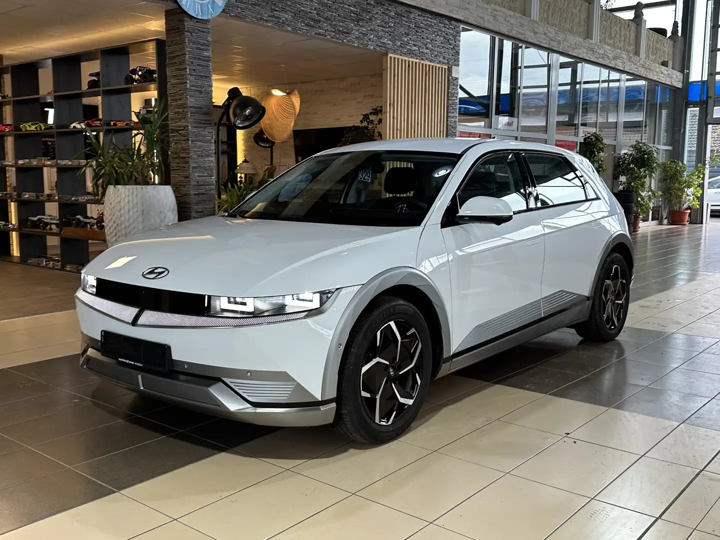 Hyundai IONIQ 5 Dynamiq Navi NSCC LED Wärmepumpe R.Cam Білий - 1