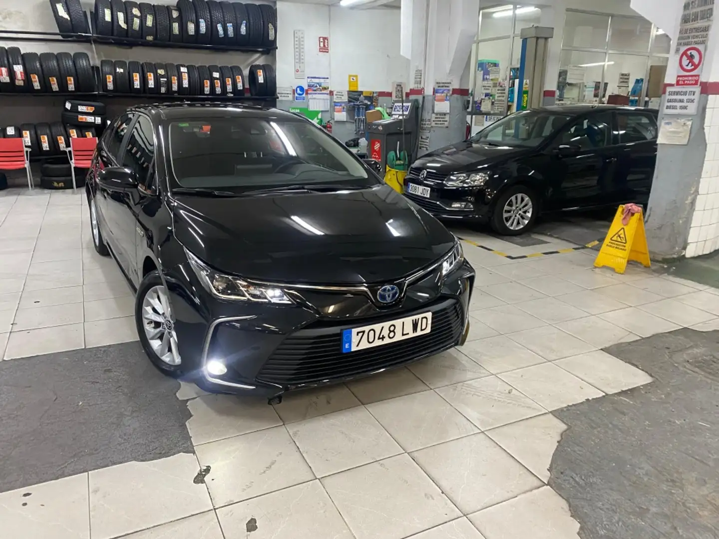 Toyota Corolla 125H Active Negro - 1