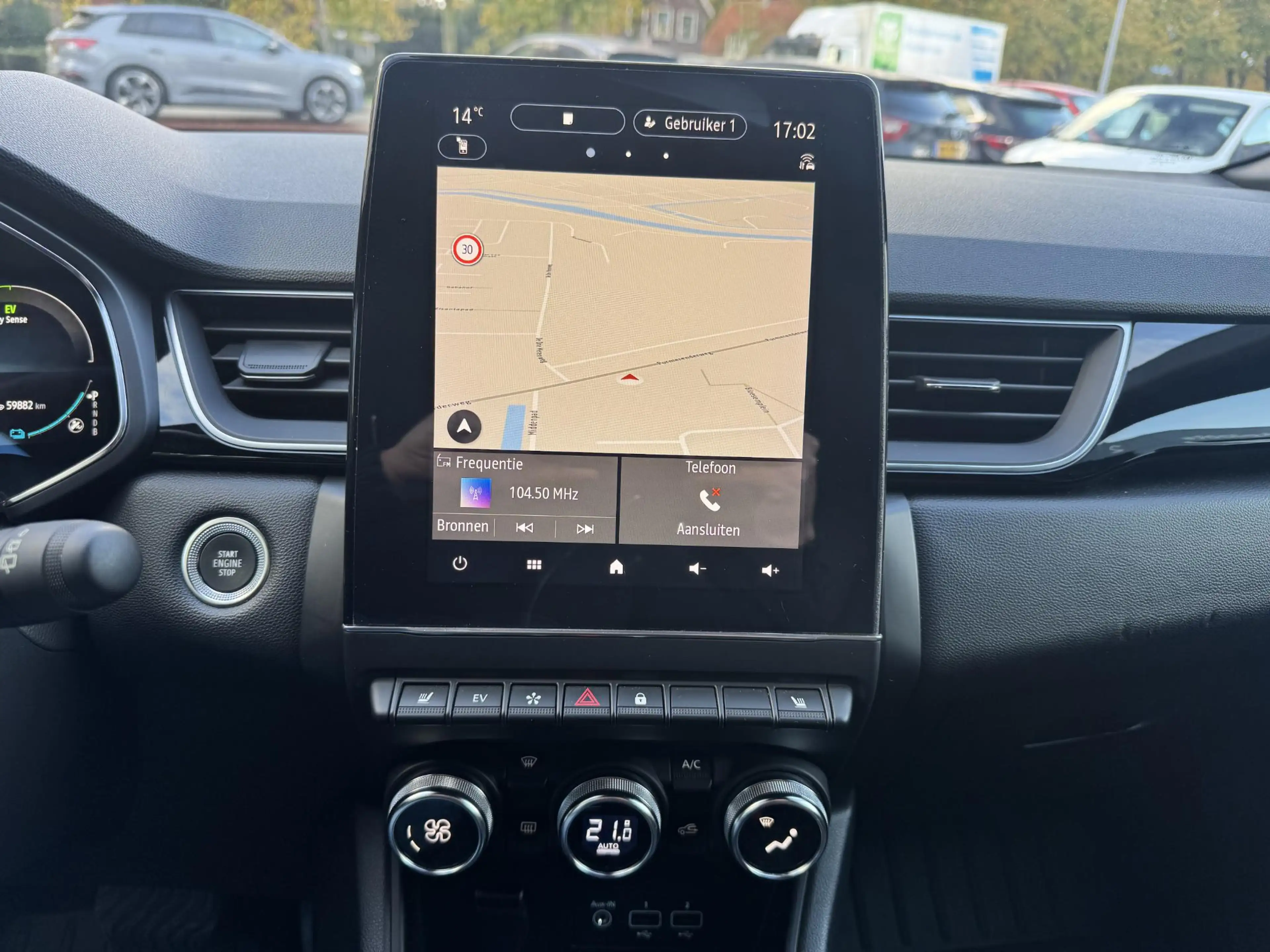 Renault Captur 1.6 E-Tech Hybrid 145 Rive Gauche — photo 14