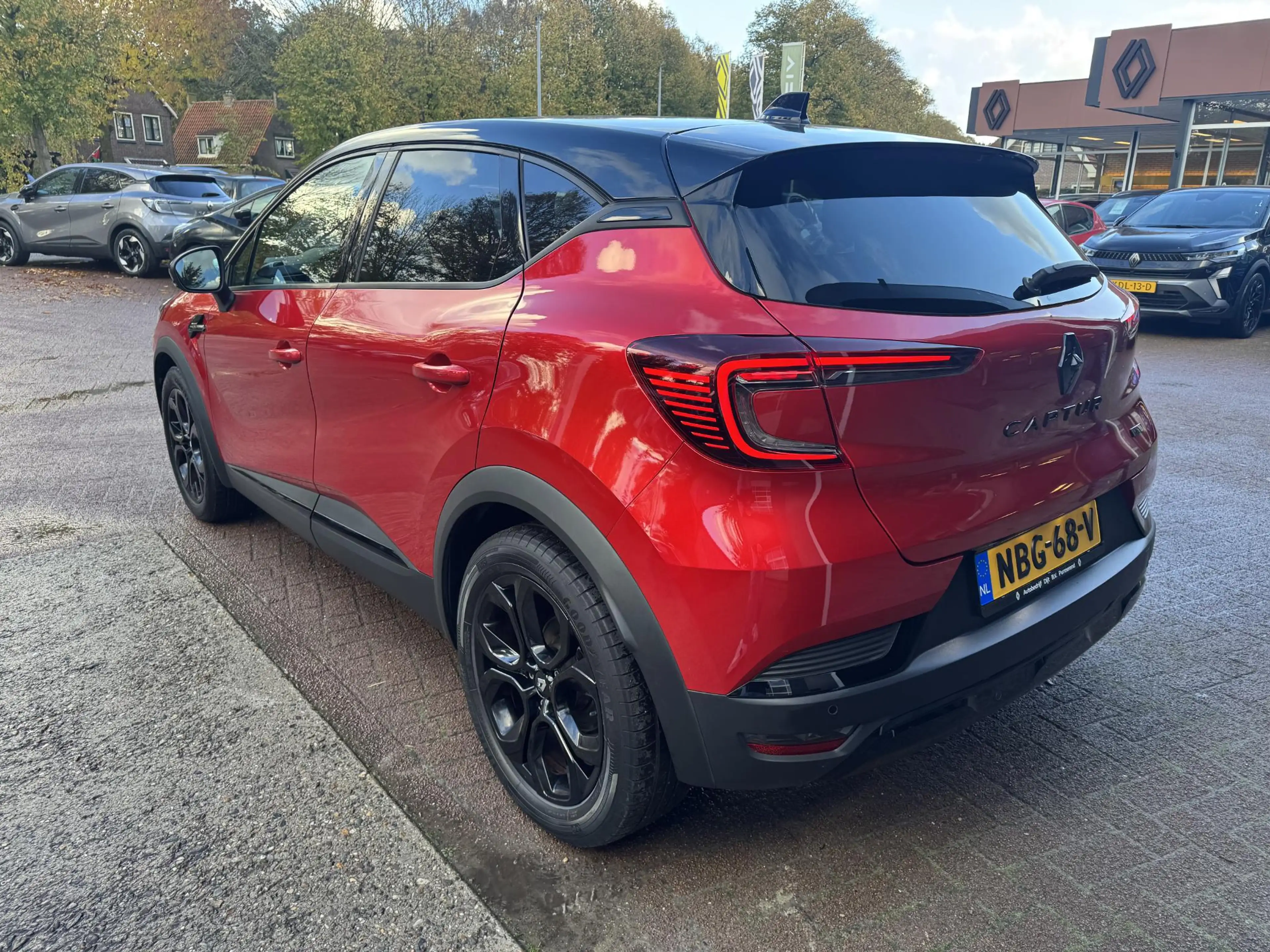 Renault Captur 1.6 E-Tech Hybrid 145 Rive Gauche — photo 8