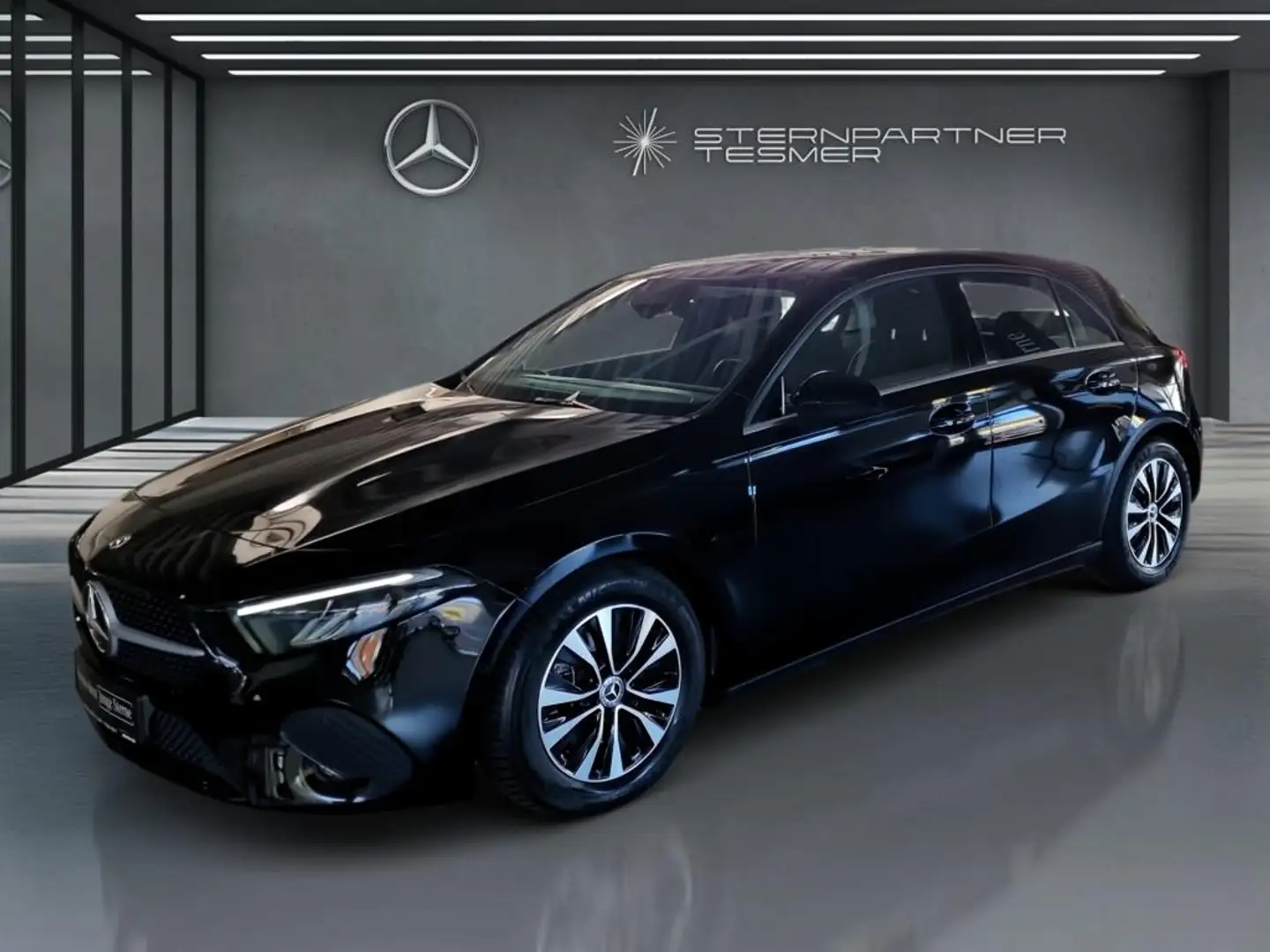 Mercedes-Benz A 180 d MBUX+LED+SITZHEIZUNG+EINPARKHILFE+KAMERA Schwarz - 2