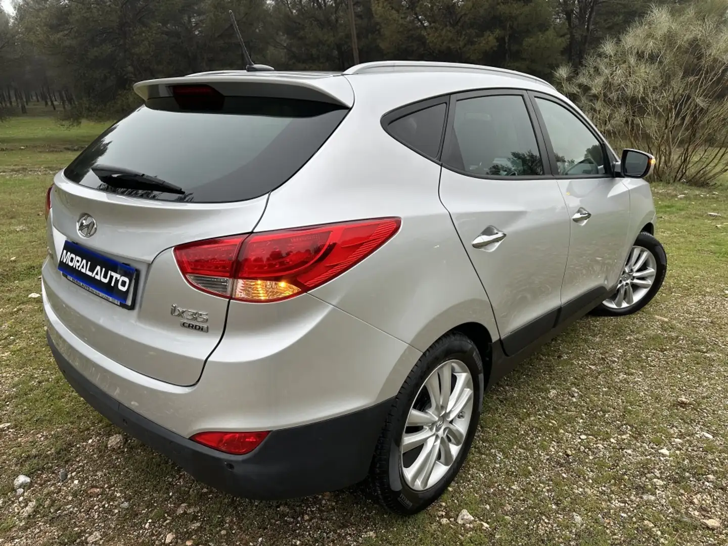 Hyundai iX35 2.0CRDI GLS Tecno Sky Nav 4x2 Plateado - 2