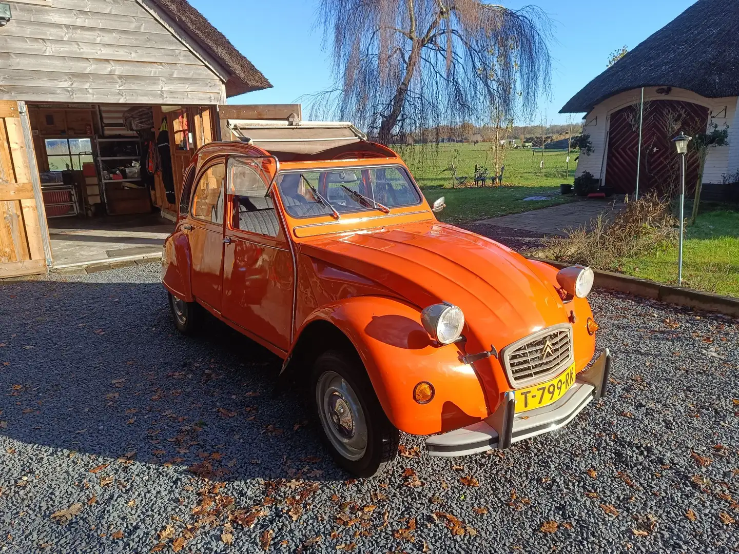 Citroen 2CV 2CV6 Special Oranje - 2