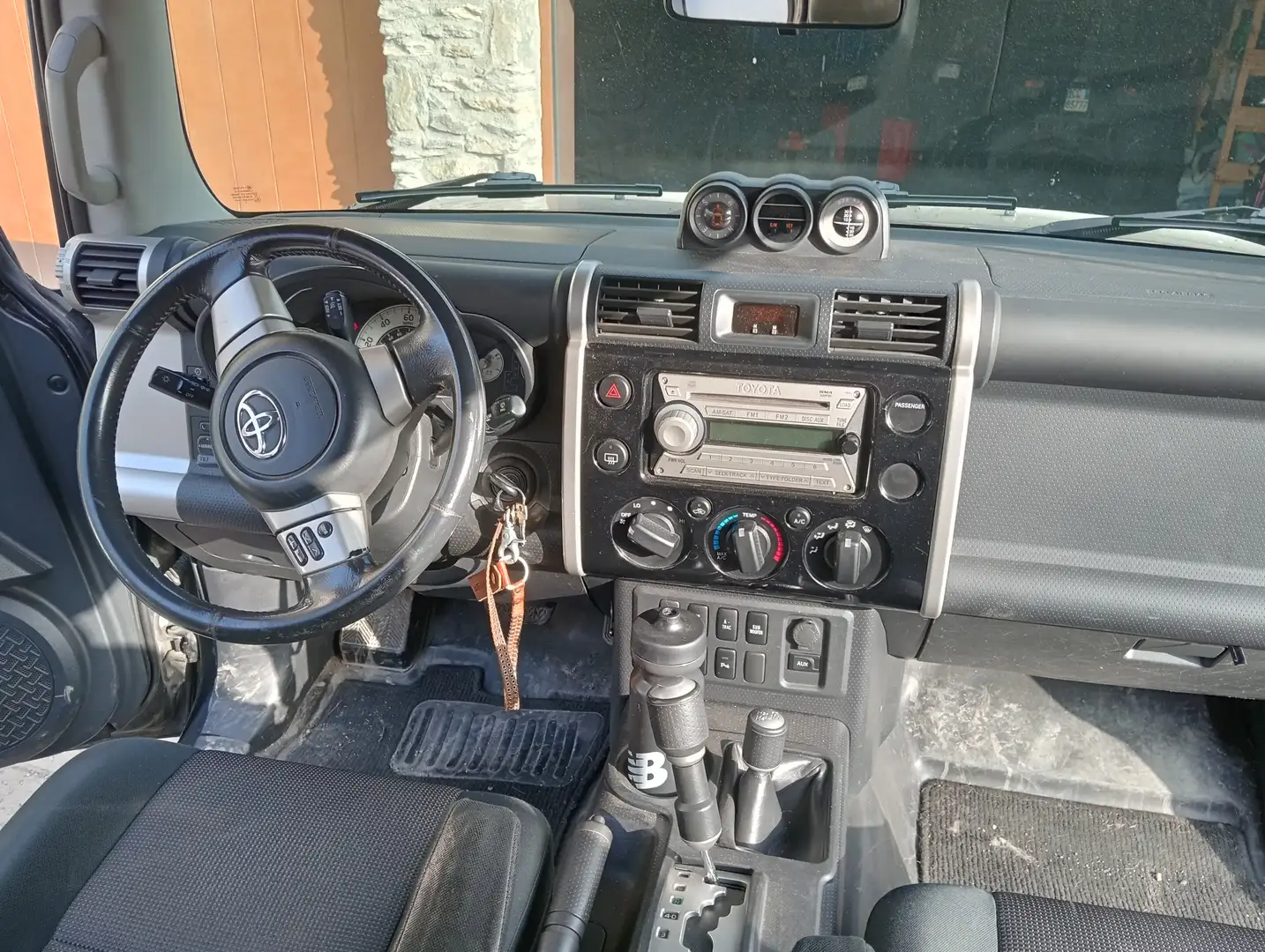 Toyota FJ Cruiser BENZ/GPL Negro - 2