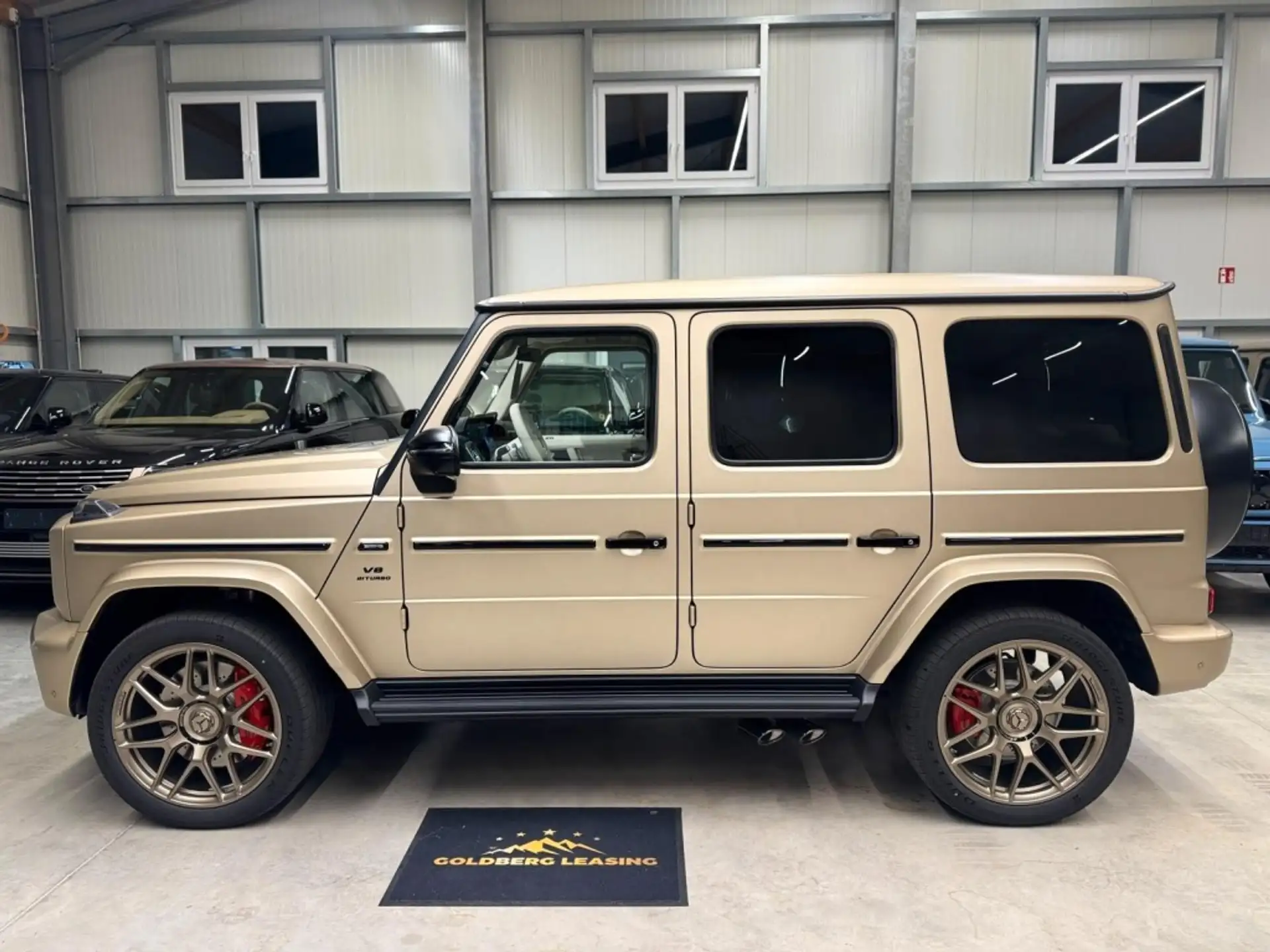 벤츠 G-Class G 63 AMG 2026 베이지 사진 3